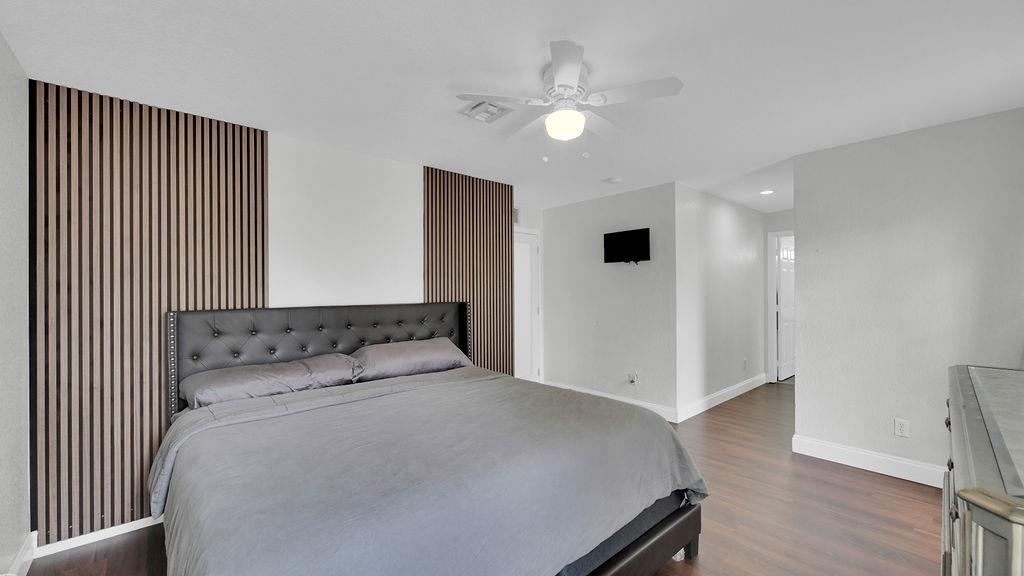 Photo 20 of home located at 713 NW 6th St, Hallandale Beach FL