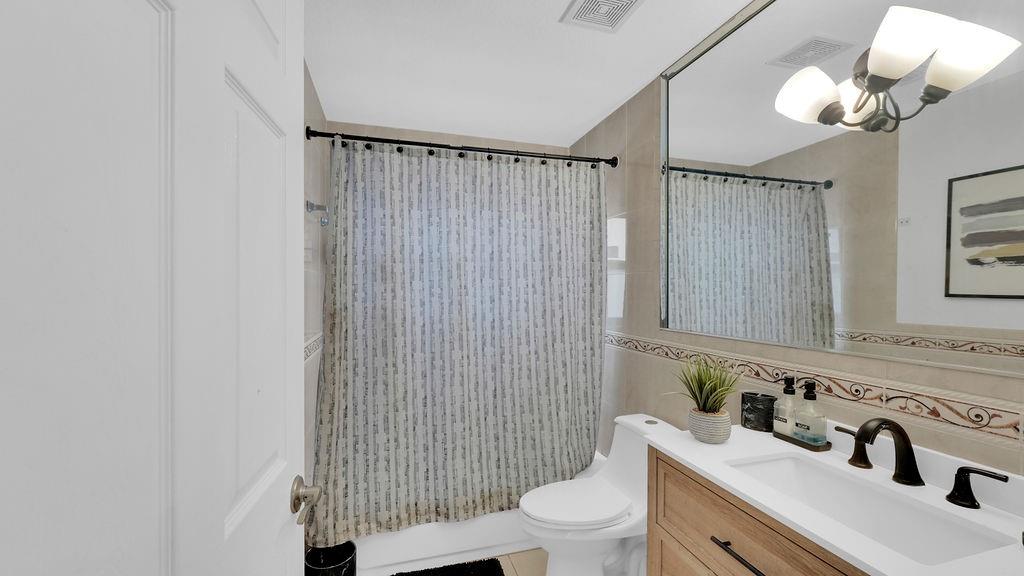 Photo 26 of home located at 713 NW 6th St, Hallandale Beach FL