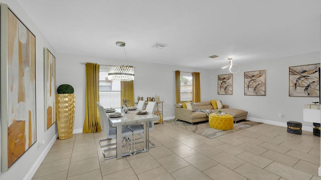 Photo 6 of home located at 713 NW 6th St, Hallandale Beach FL