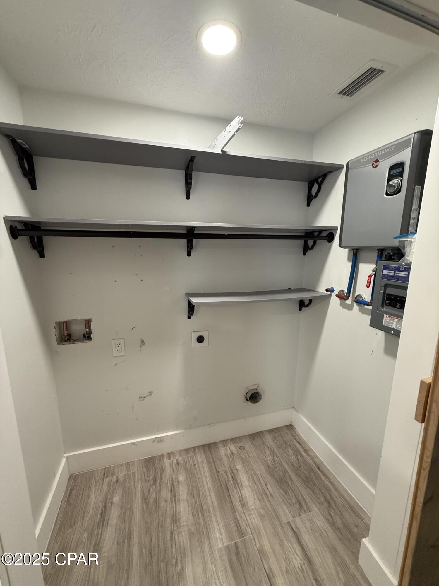 Ykmmymbcqdzhfk5w2qmmvgn7tz0yoxymnyzp0lssvqk