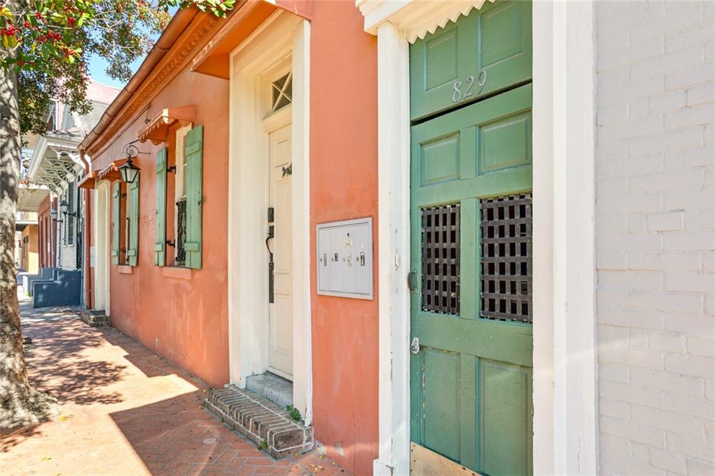 829 Ursulines Avenue 7