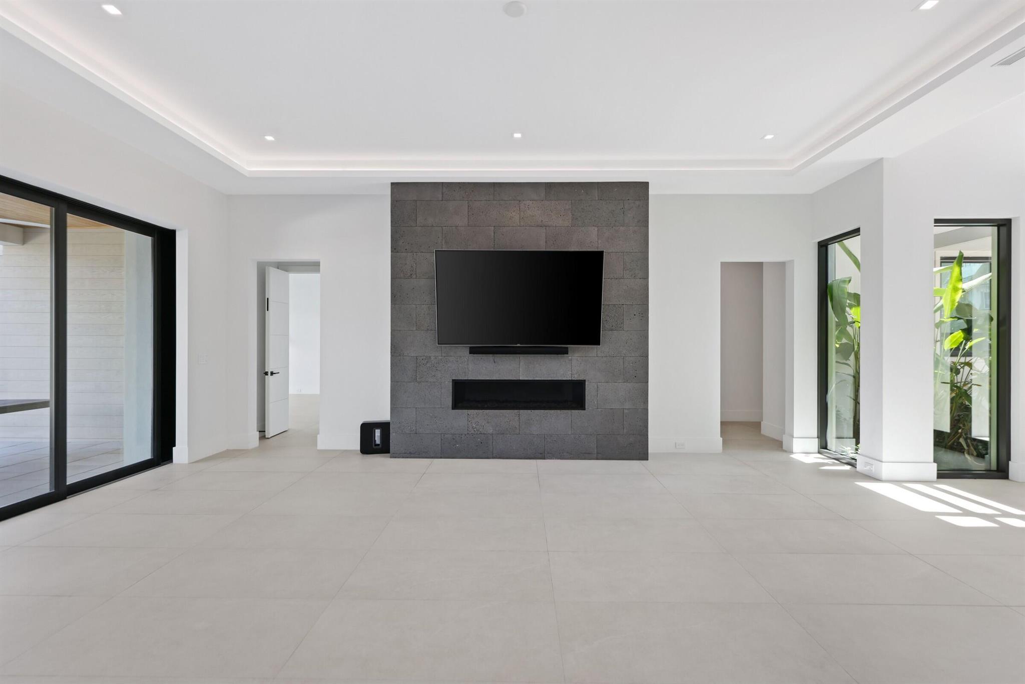 Photo 11 of home located at 933 Allamanda Drive, Delray Beach FL