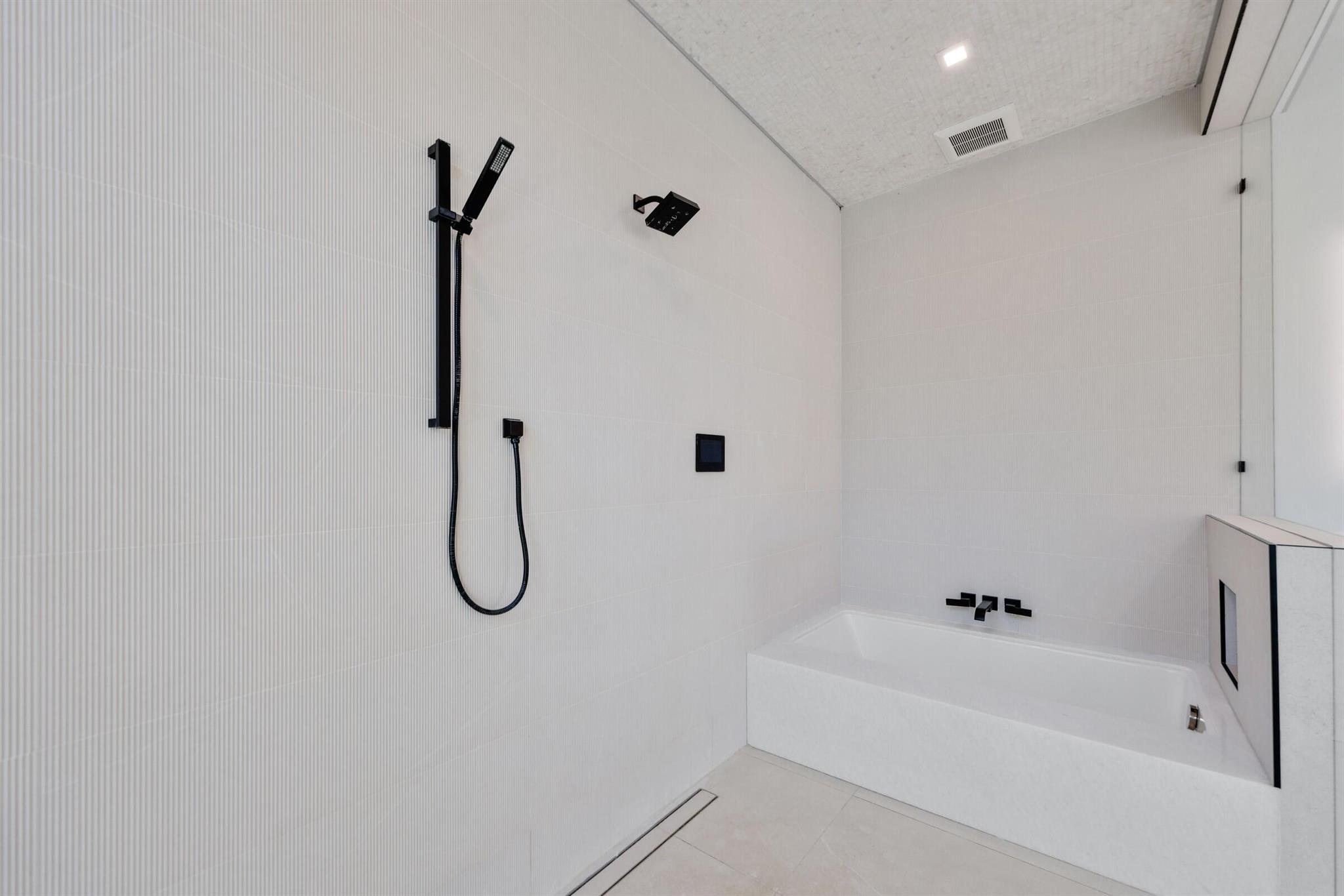 Photo 34 of home located at 933 Allamanda Drive, Delray Beach FL