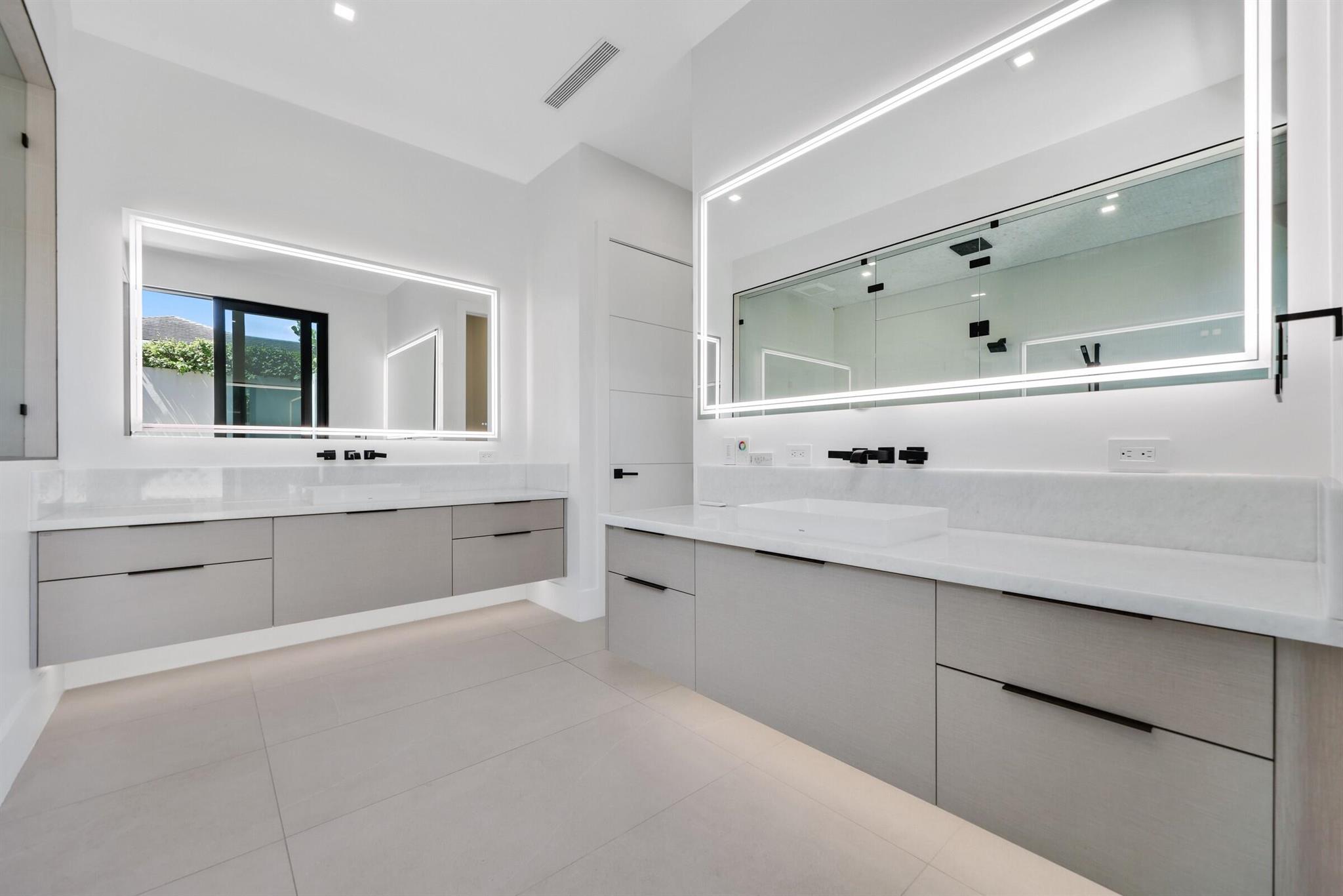 Photo 37 of home located at 933 Allamanda Drive, Delray Beach FL