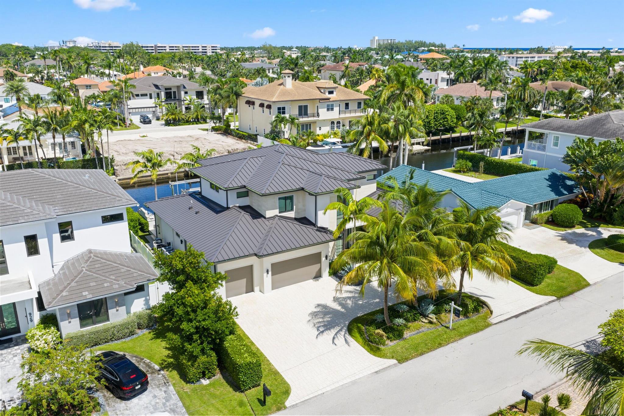 Photo 77 of home located at 933 Allamanda Drive, Delray Beach FL