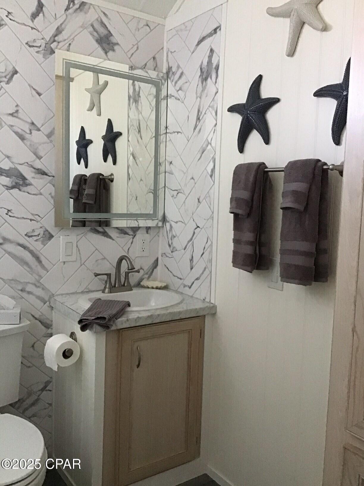 J3oy3ijocgm9k_hythecacn9us0dha00rowblekxrv8