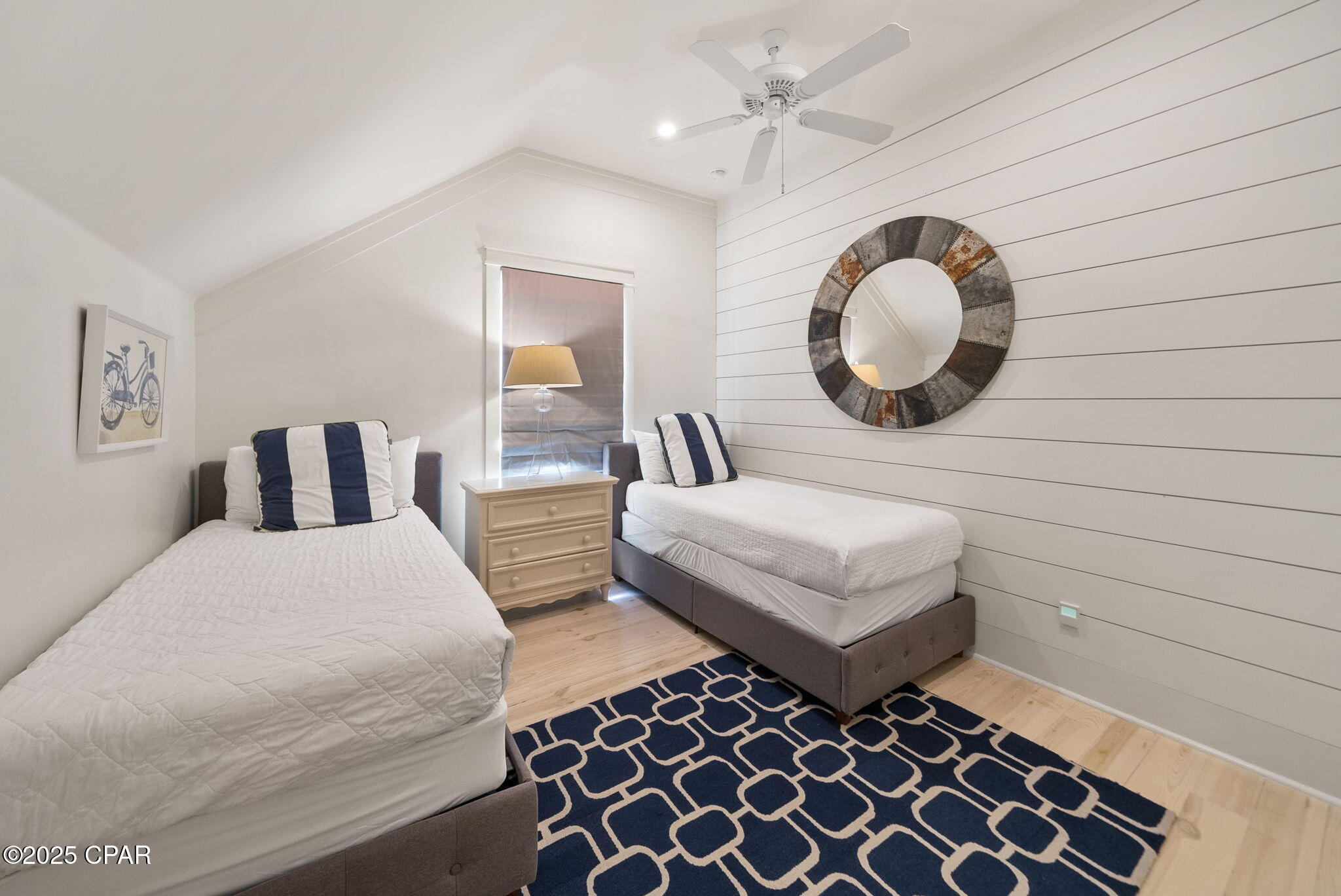 Rmbca9kldo_v_uwjhmopgci155mcnys97oiogimnyos