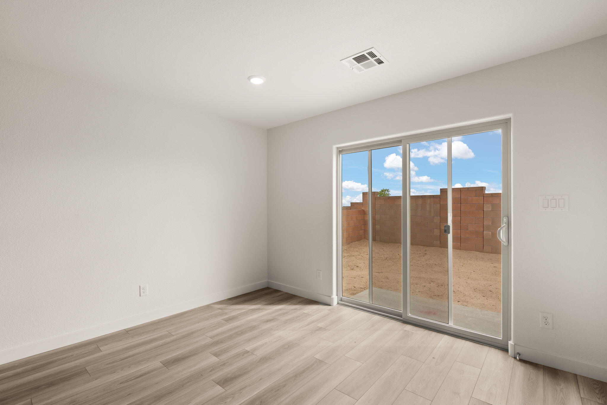 1648 Saddleback Trail NE 