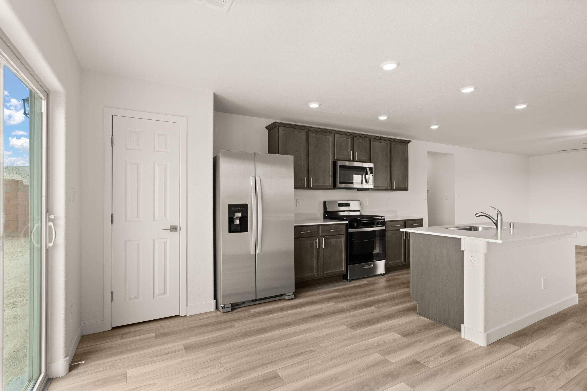 1648 Saddleback Trail NE 