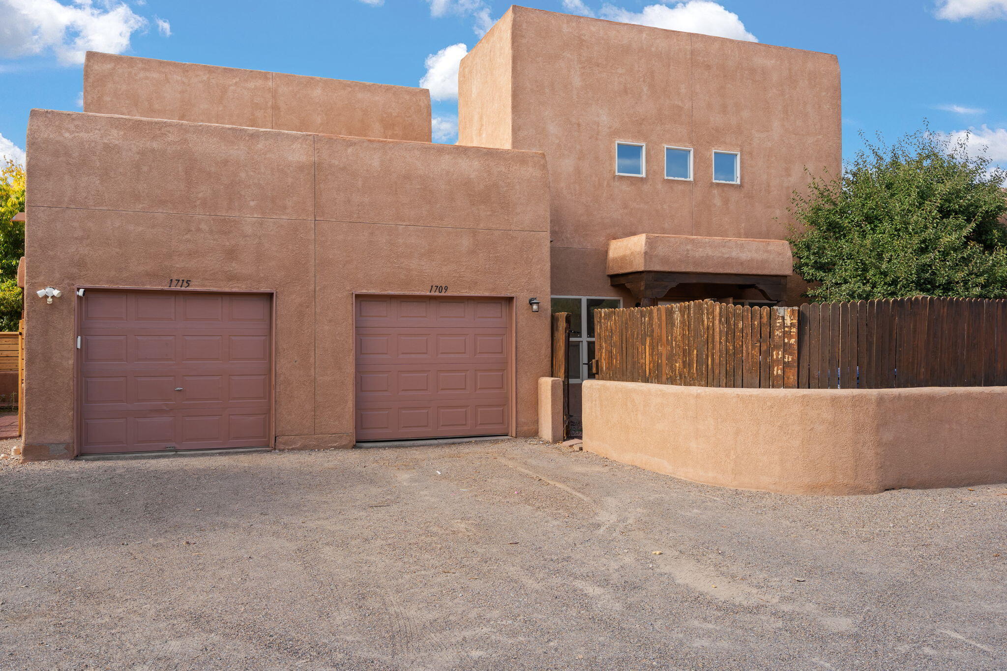 Welcome to 1709 Corte De Piementa! this two story town home featuring 2 bedrooms 2 bathrooms, all new carpet and fresh paint throughout!  Located in a cute charming tucked away neighborhood Near North Valley. You will be close to restaurants, Old Town, Sawmill, I-40!All with owned solar panels!