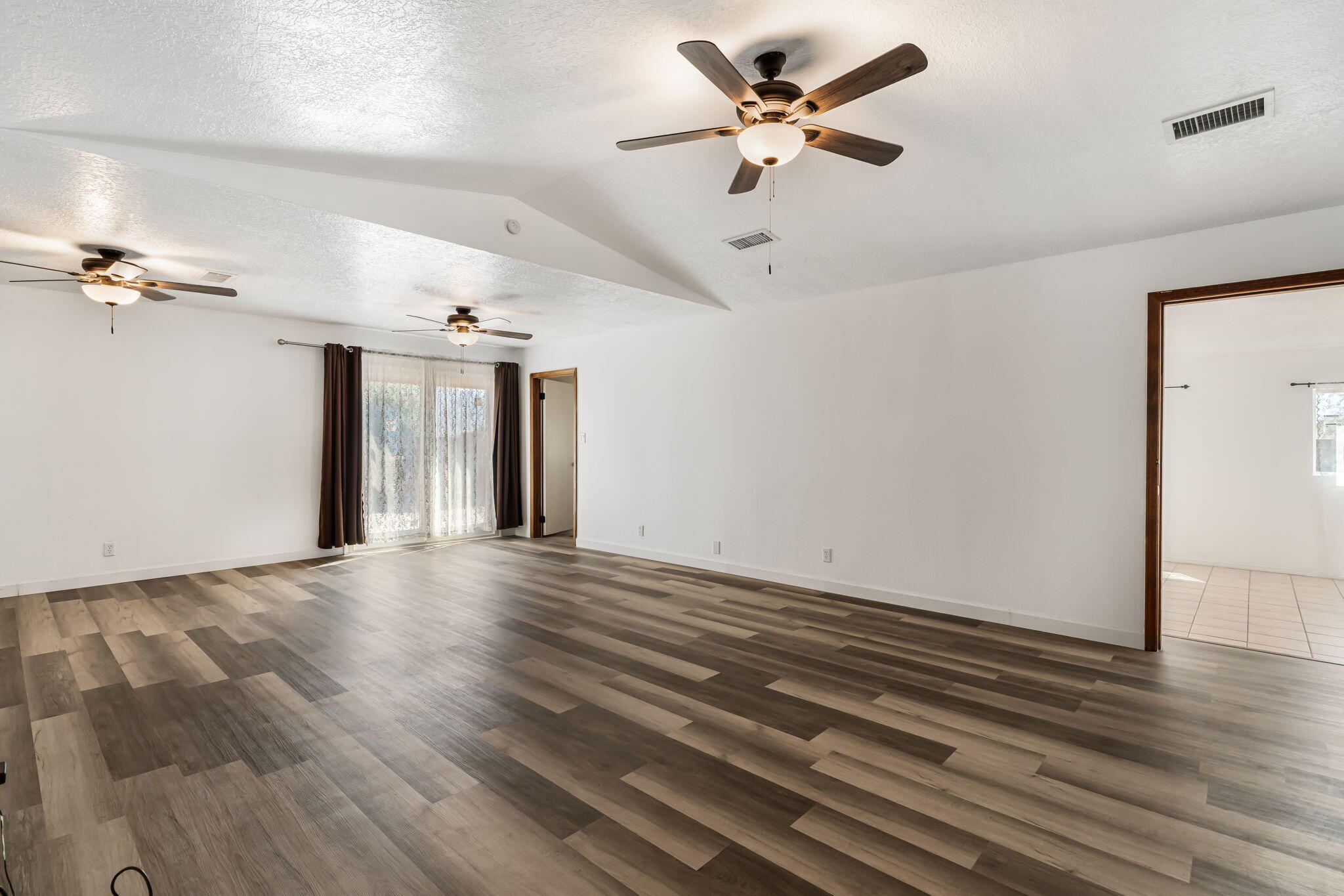 4940 ZIRCONIA Drive NE 