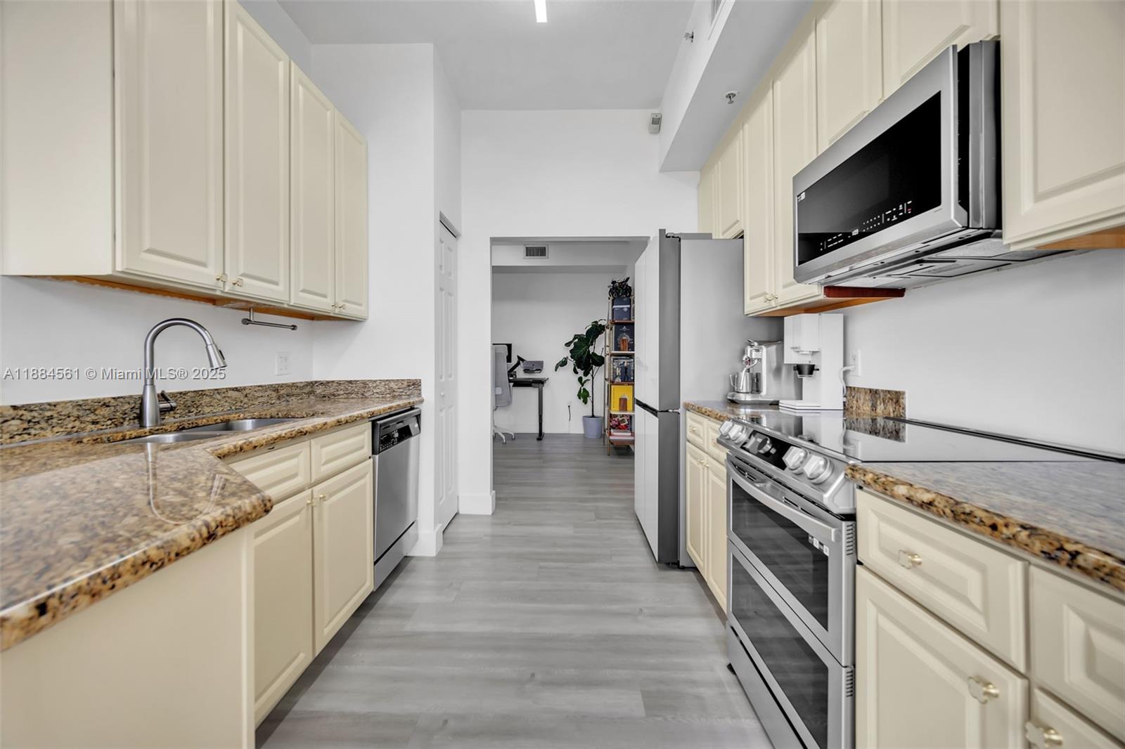 Property photo # 9