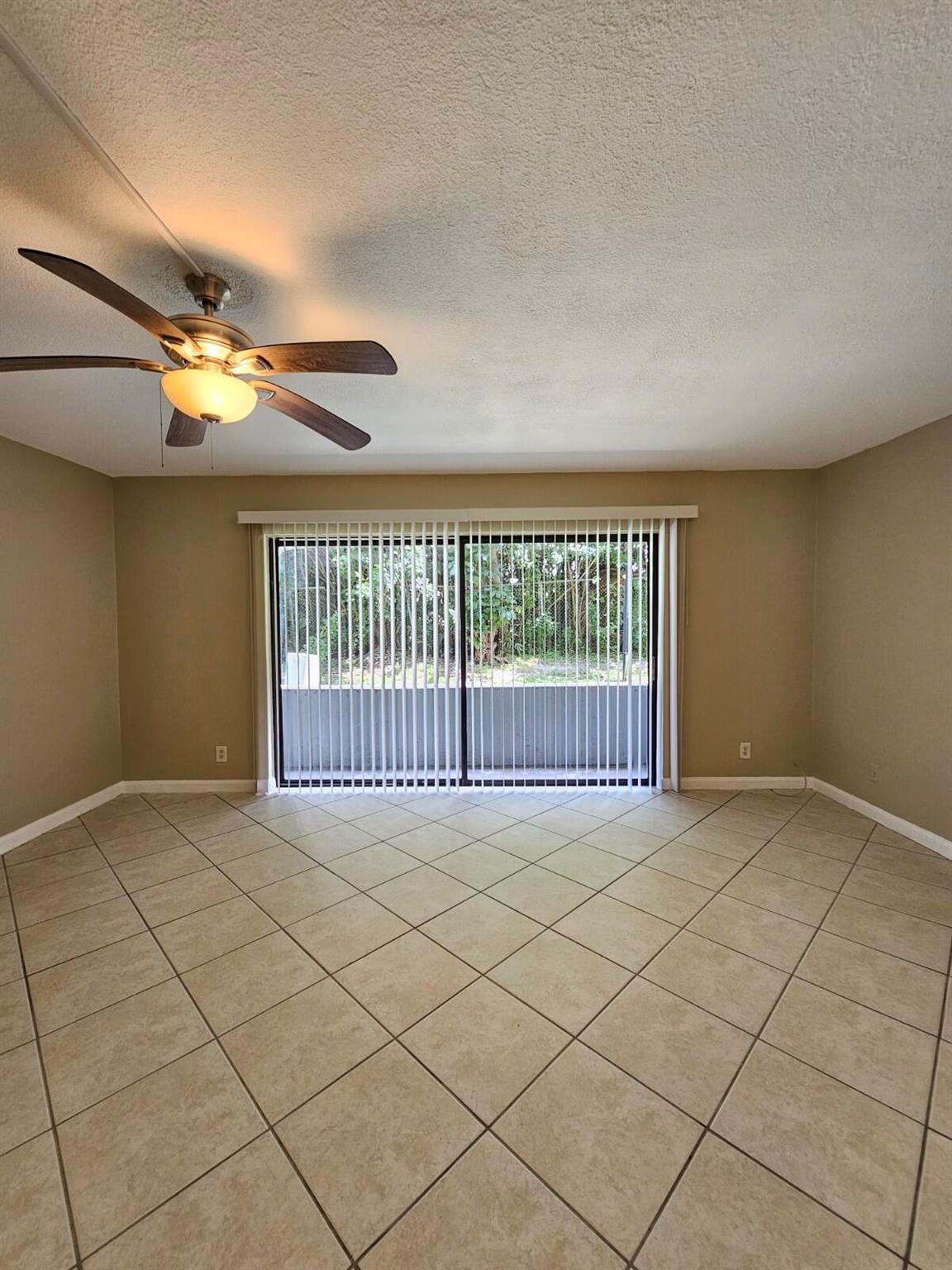 Presidential Golfview Con