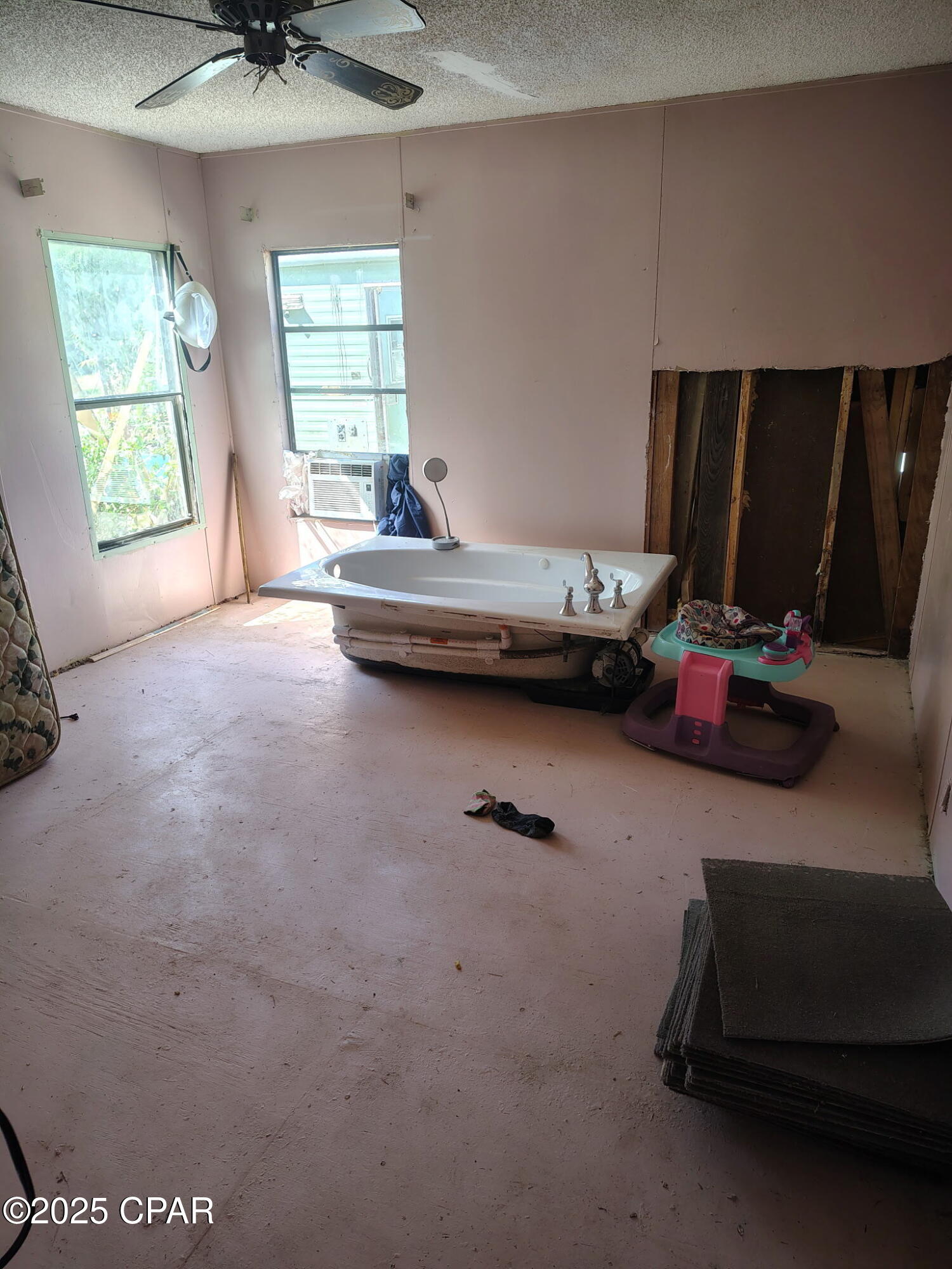 Image 2 For 4529 Riverbend Road