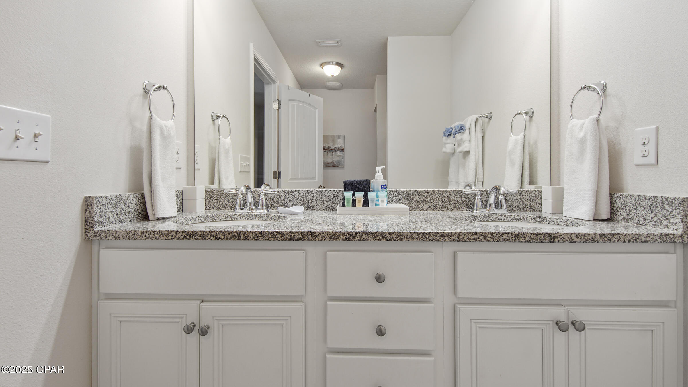 Iyhkfshn28s_0rlegjo3_ktjy_kuaxr1vria Wrbt5u