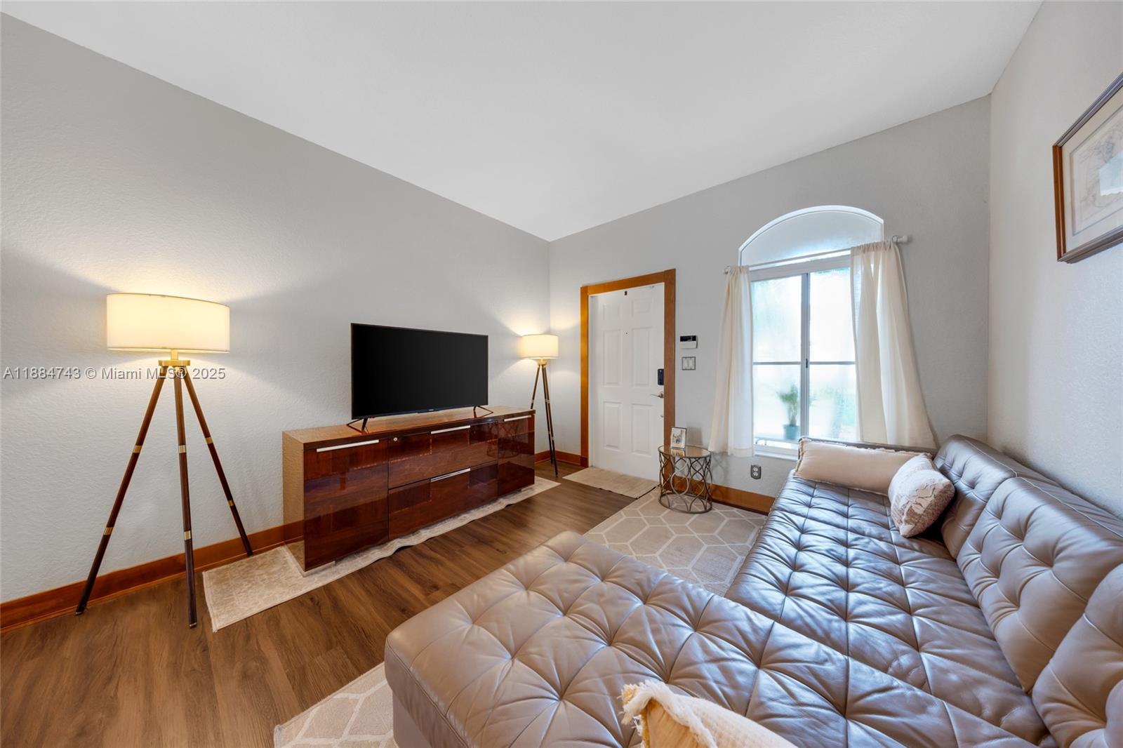 Property photo # 8
