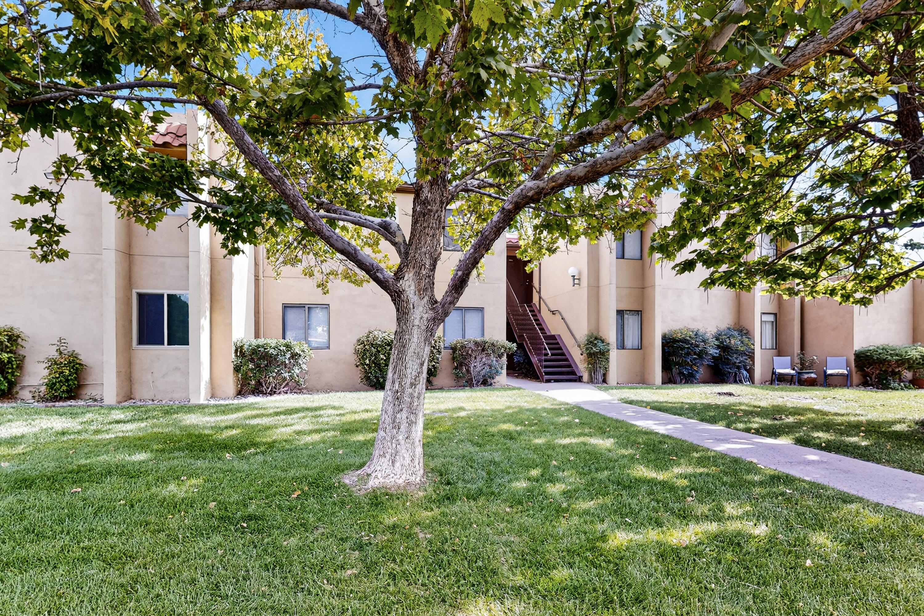 921 COUNTRY CLUB Drive SE H 