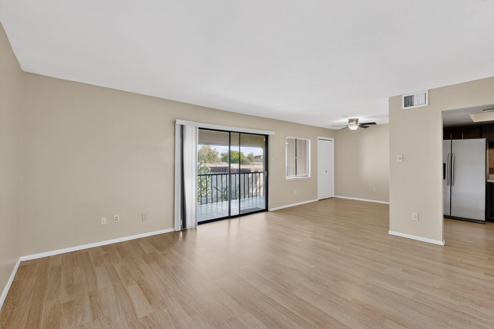 921 COUNTRY CLUB Drive SE H 