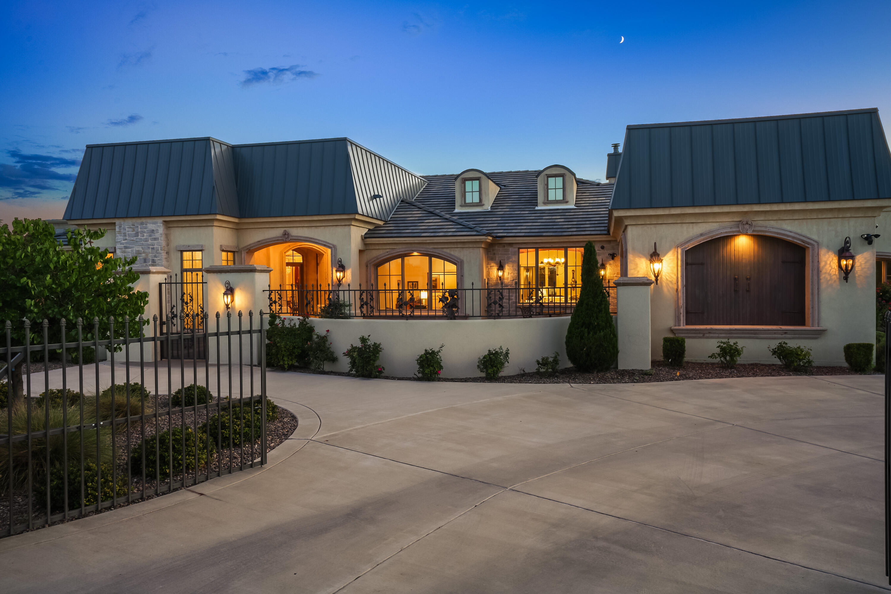 9505 LYNDALE Lane NW 