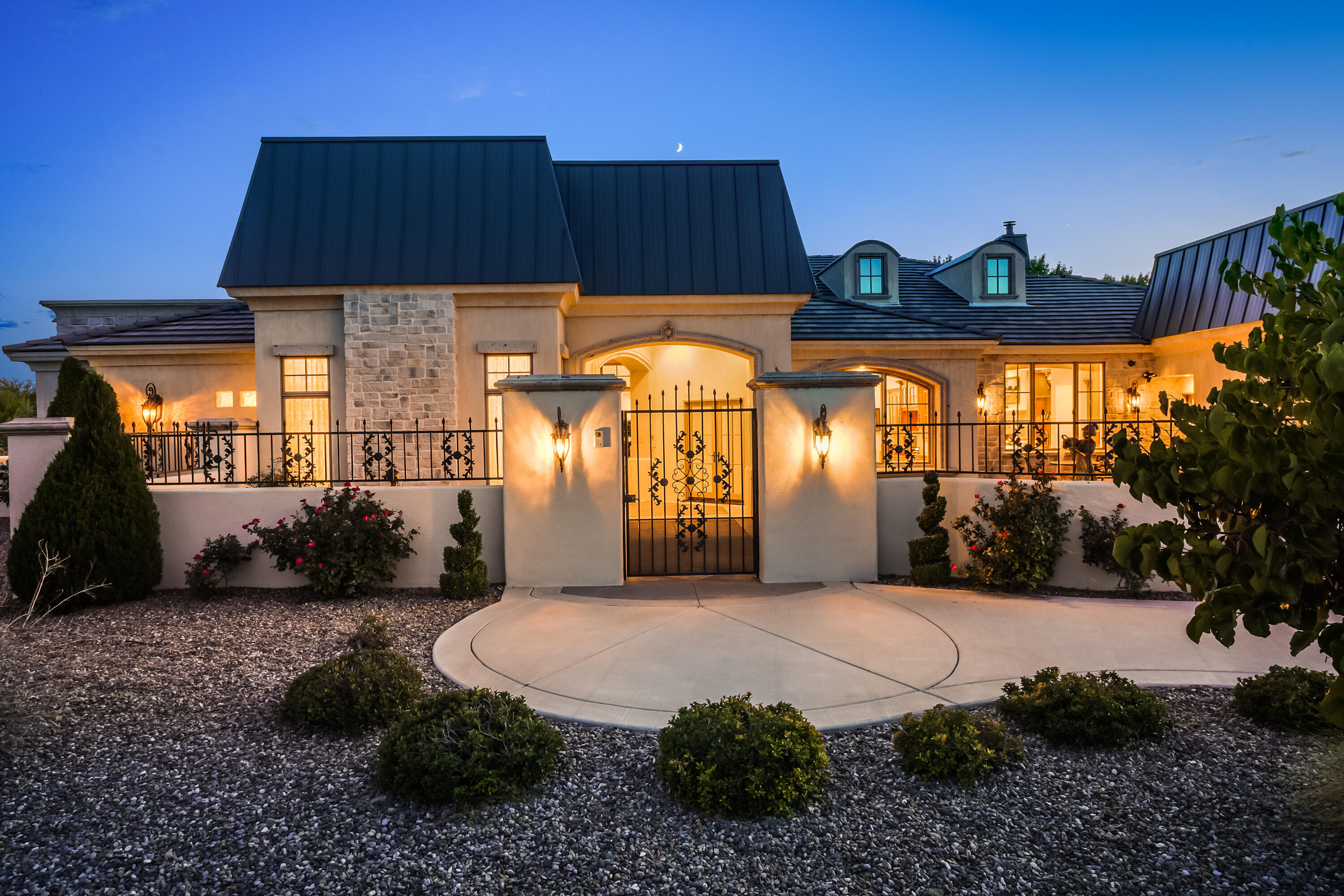 9505 LYNDALE Lane NW 