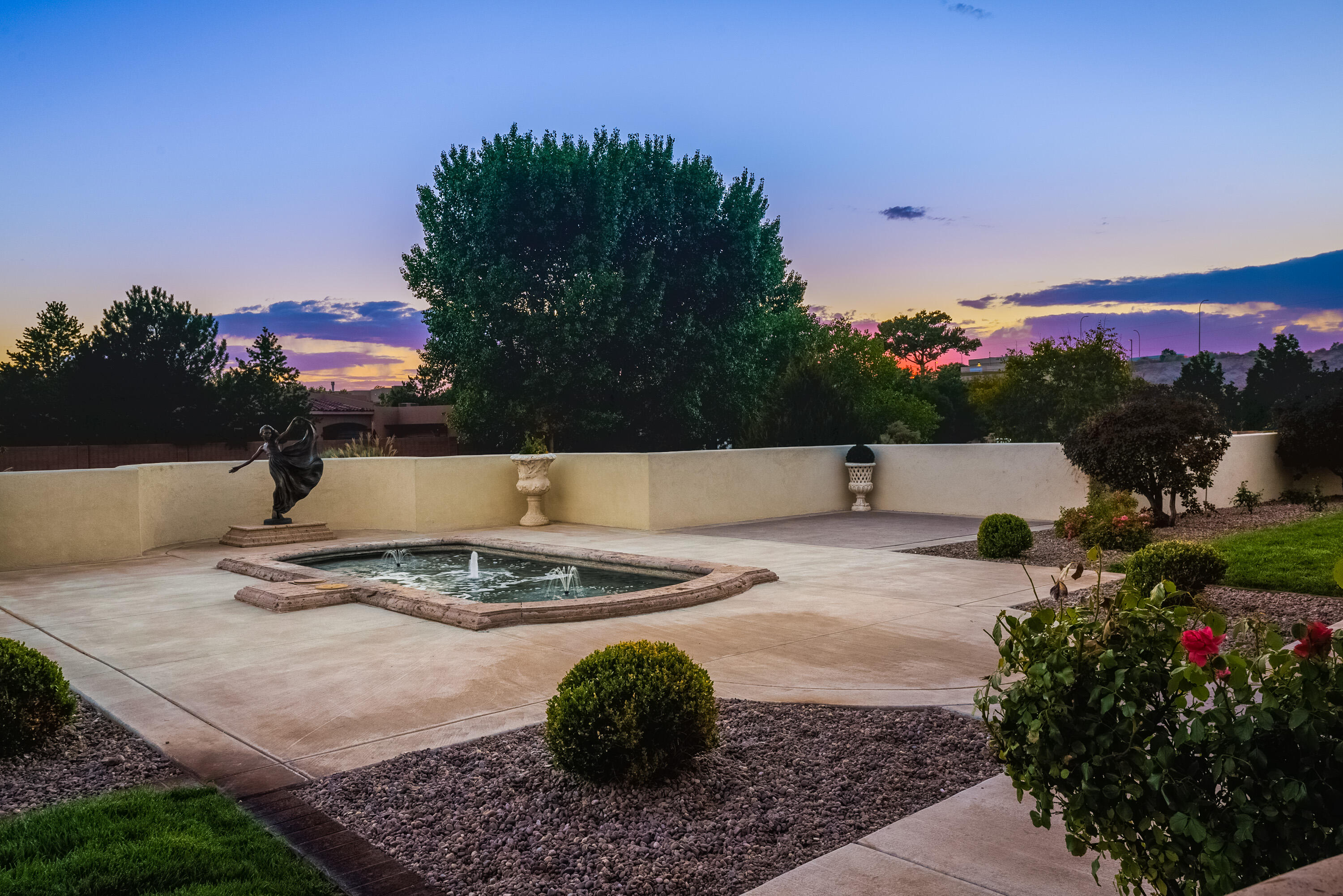 9505 LYNDALE Lane NW 