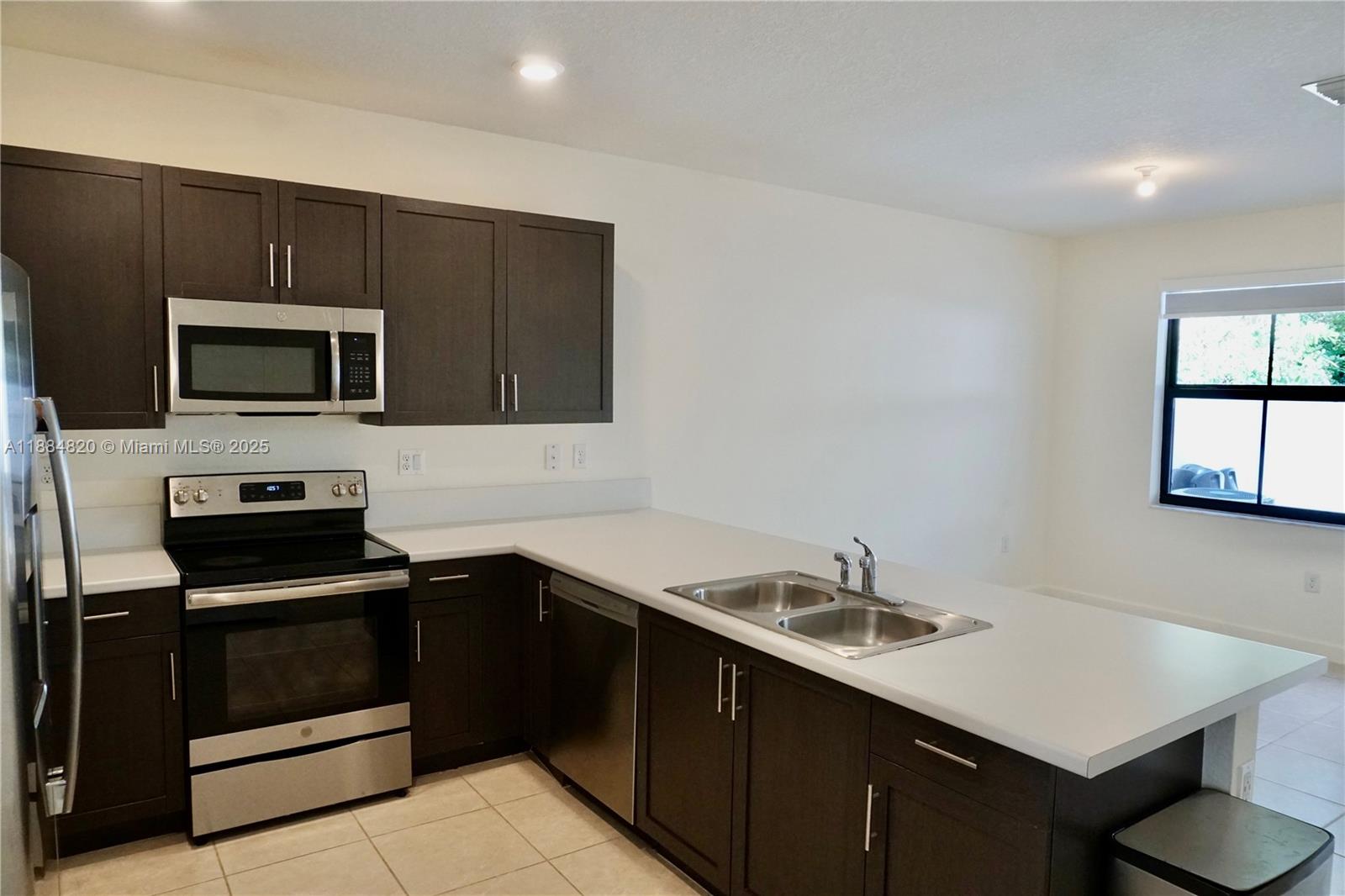 Property photo # 9