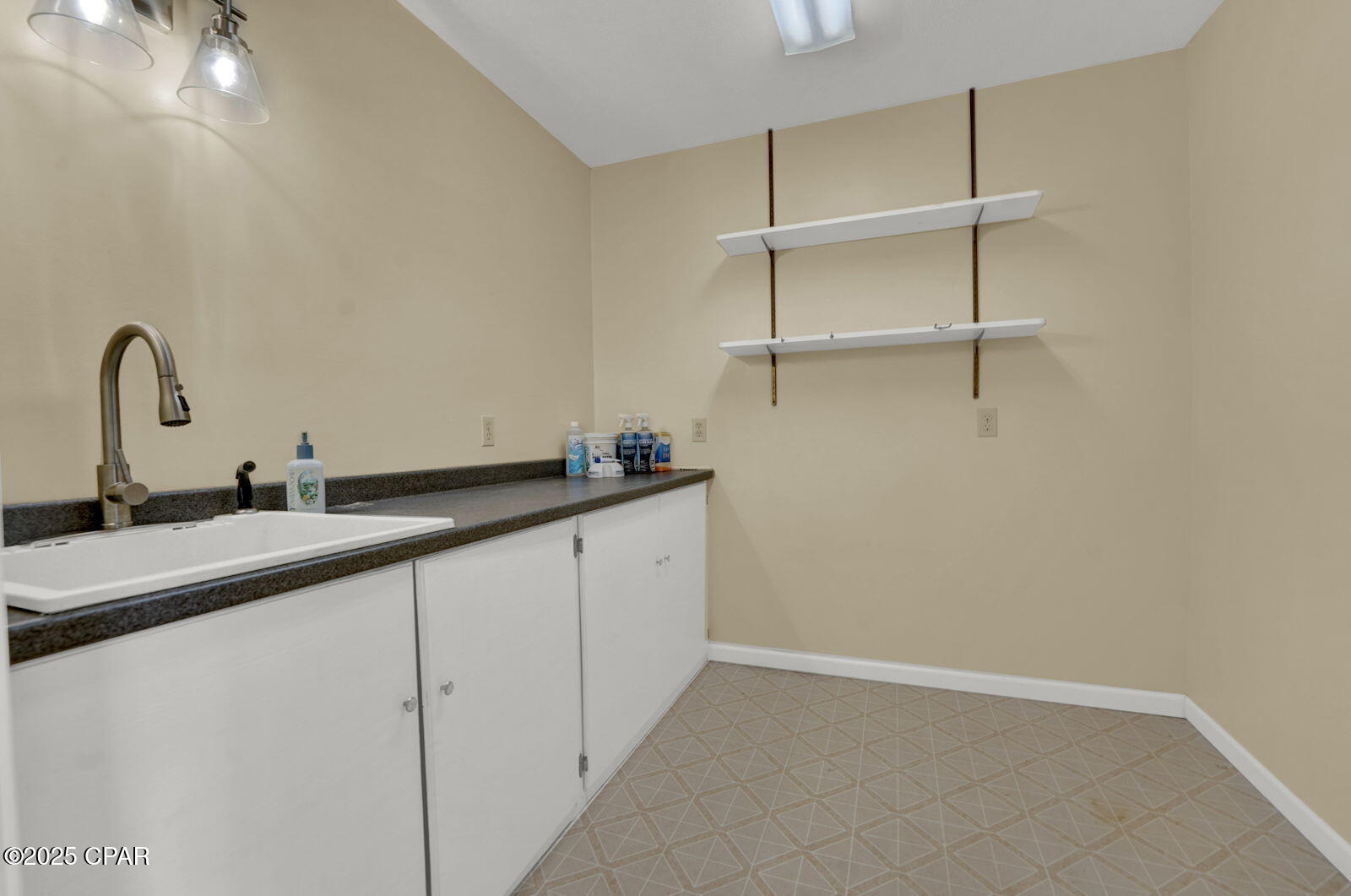 Eddvgr9lpqsfp5rcr1cpn2w3c6o0asltd8qddrrr0gm