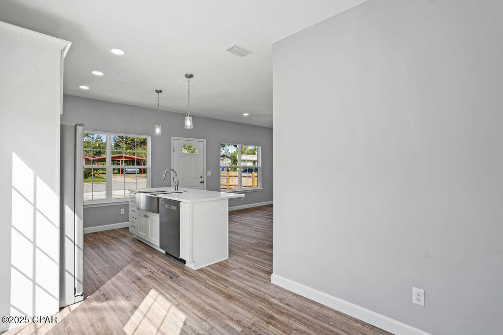 Rrcr Mnidvybftccecorwuu5hubz7yig8gxgjqiul5u