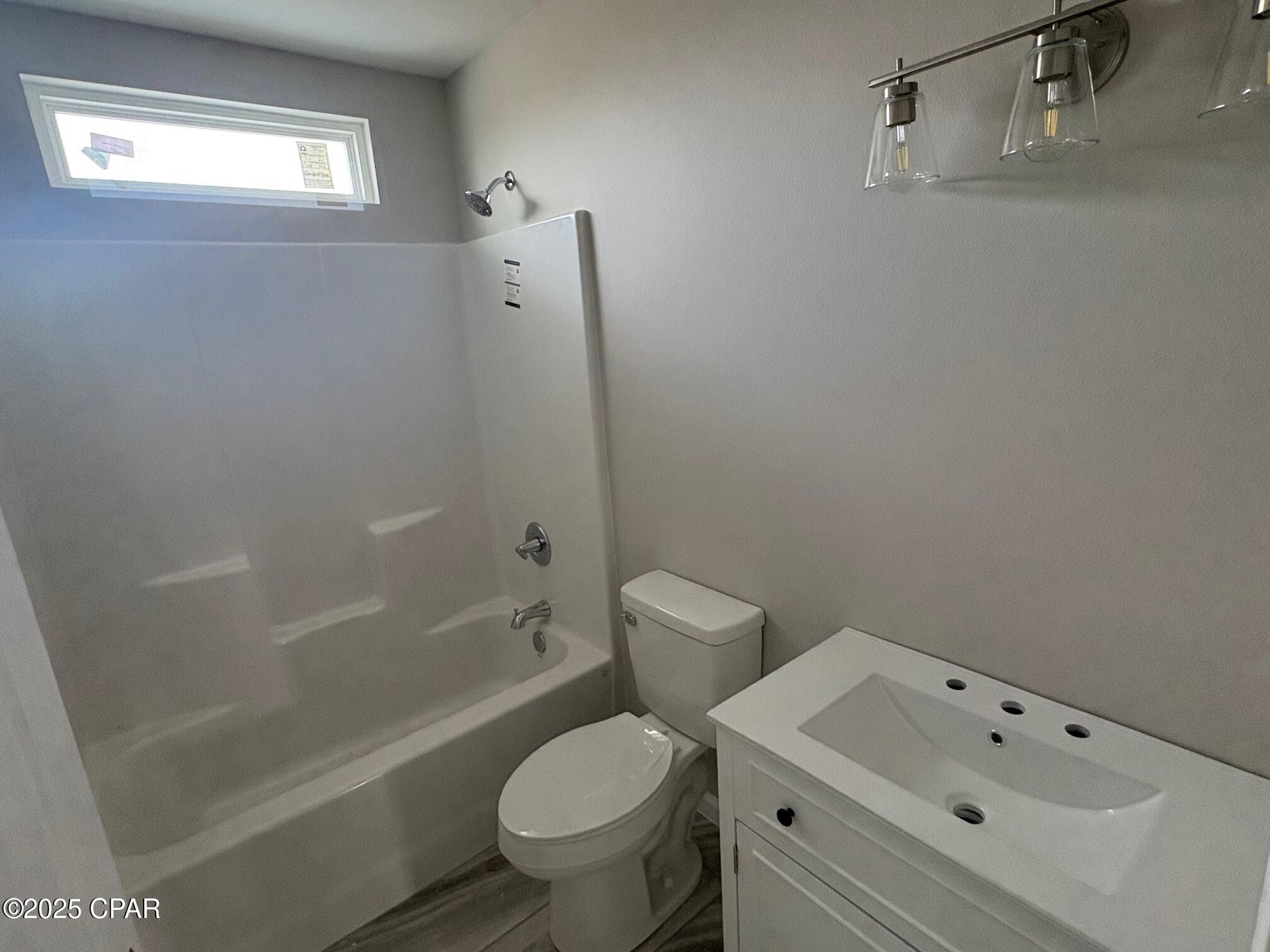 M8eh3zxryaaunbqby_jqynvylctetqmdaz6dn_azp7w