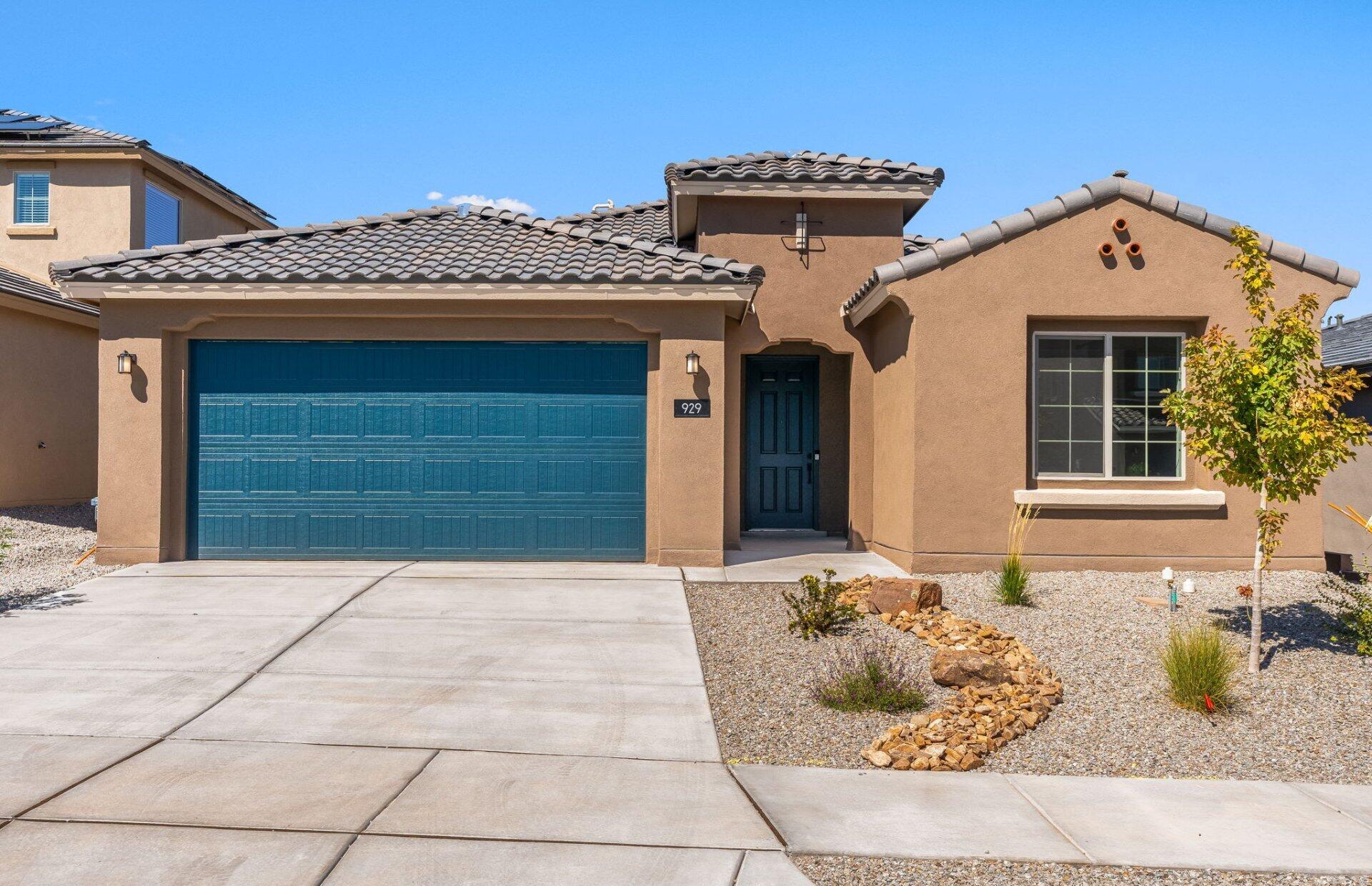 929 Turquesa Loop SE