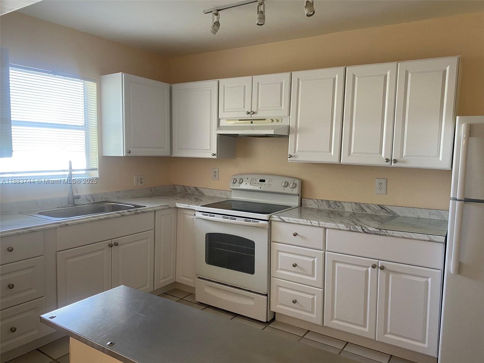 Property photo # 9