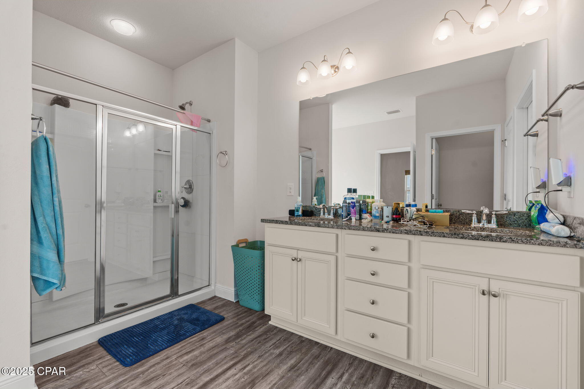 G718_ev8xczbtw67q0szwkkx_w22isonep H4vwx La