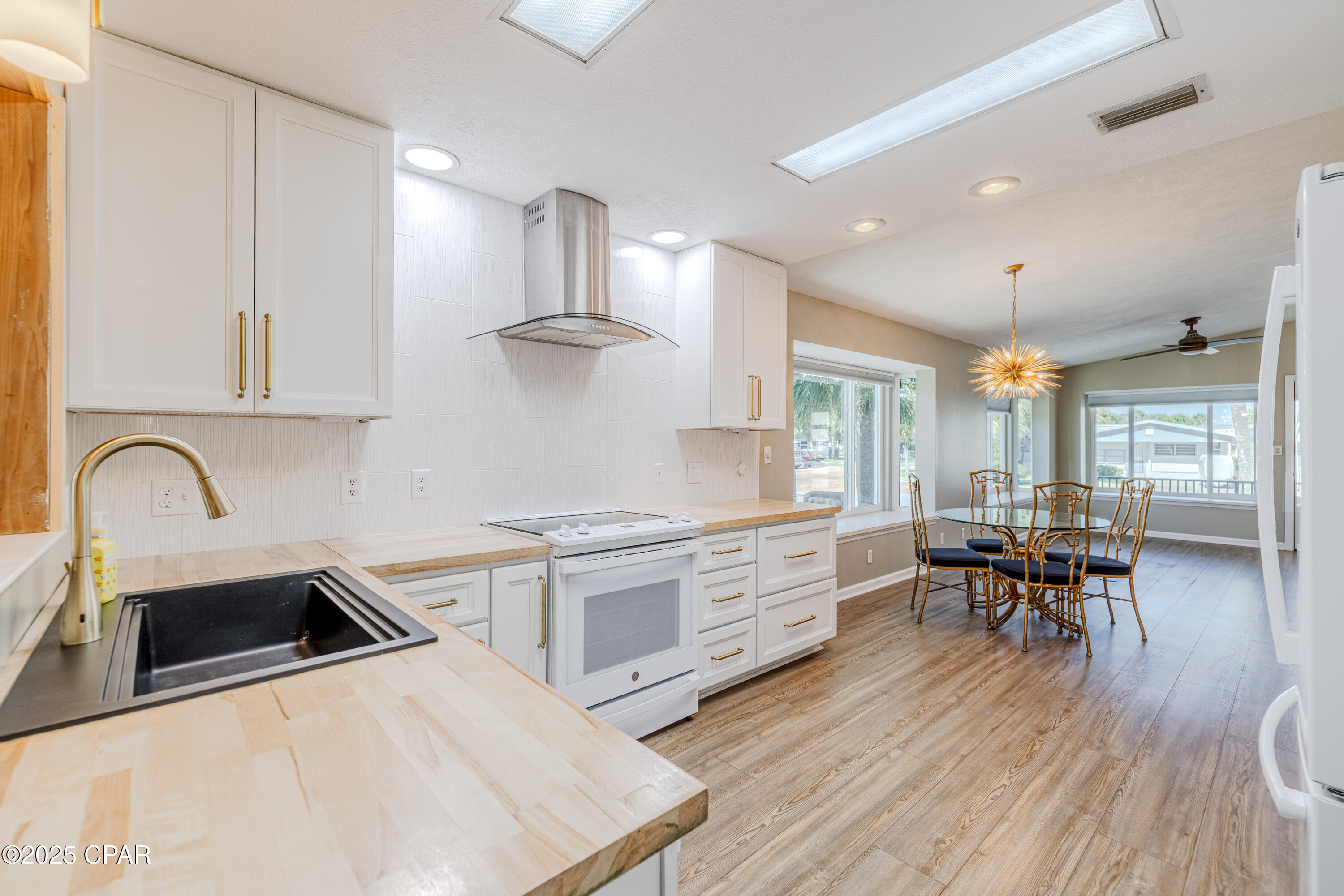 Re3lccab9ad3k_hoggomkabggxt5flq_rtadkujm06o