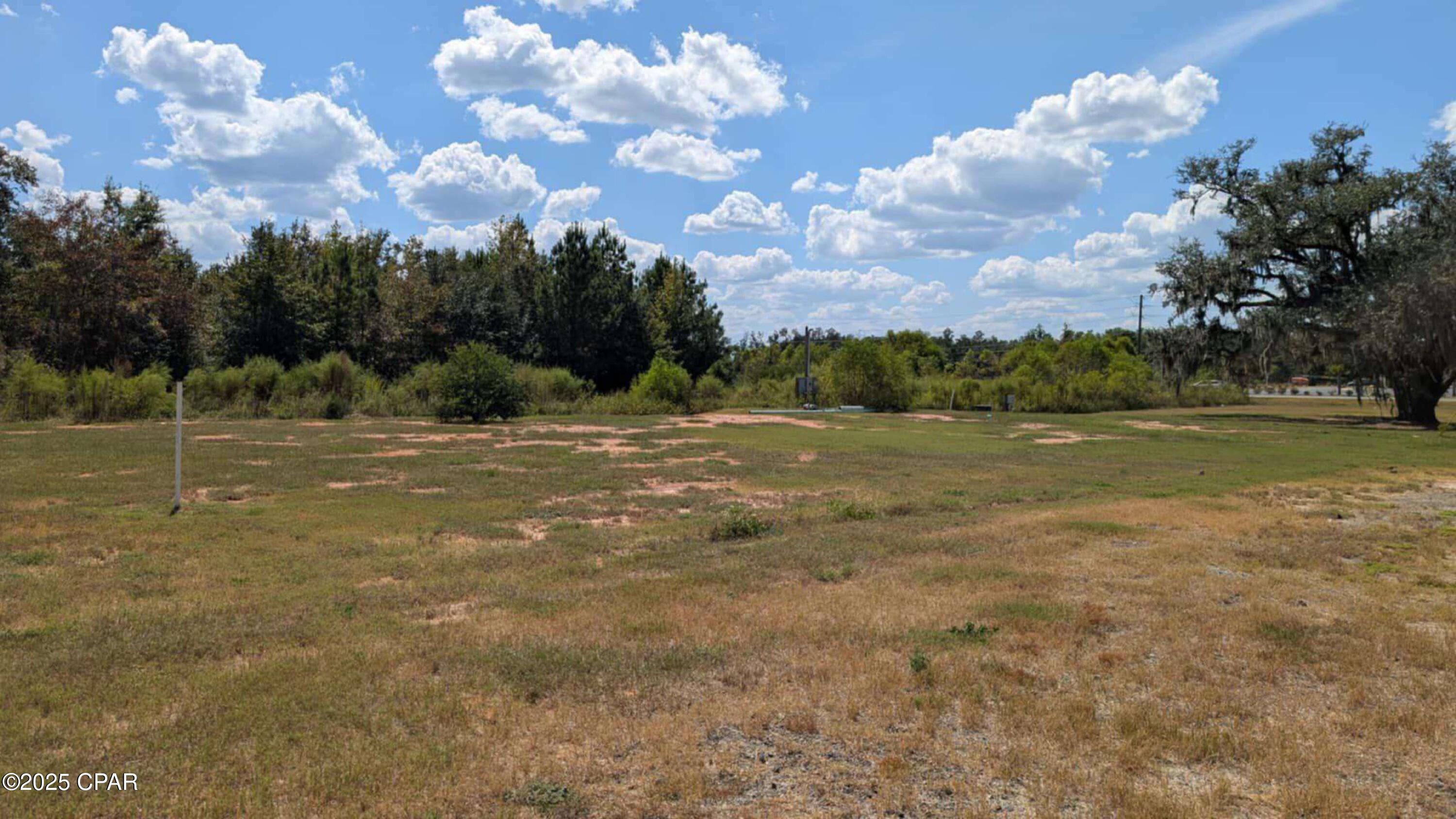 Listing photo id 17 for 2046 Florida 71