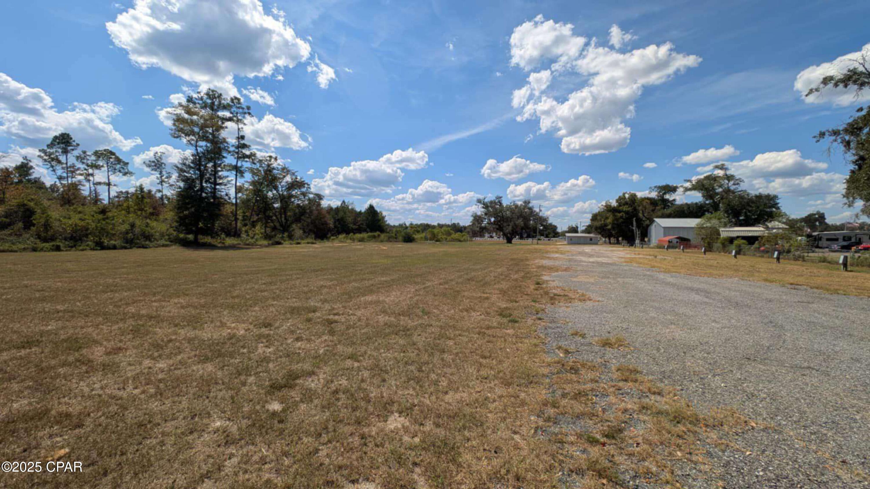 Listing photo id 19 for 2046 Florida 71