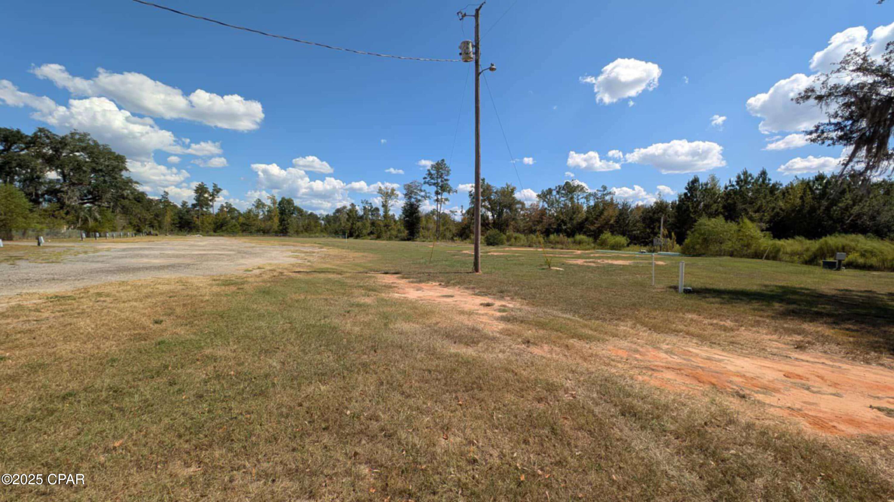 Listing photo id 2 for 2046 Florida 71