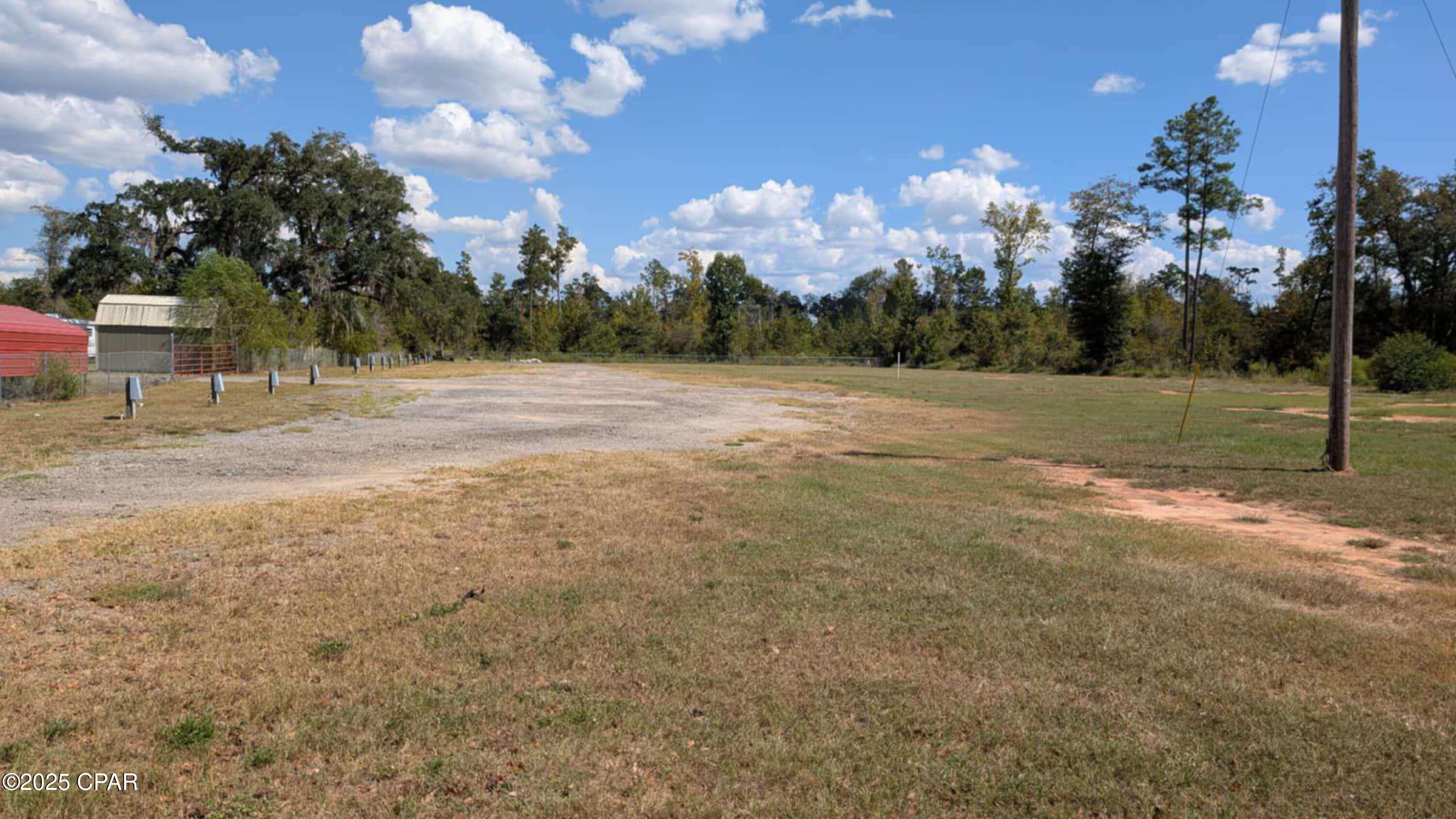 Listing photo id 24 for 2046 Florida 71