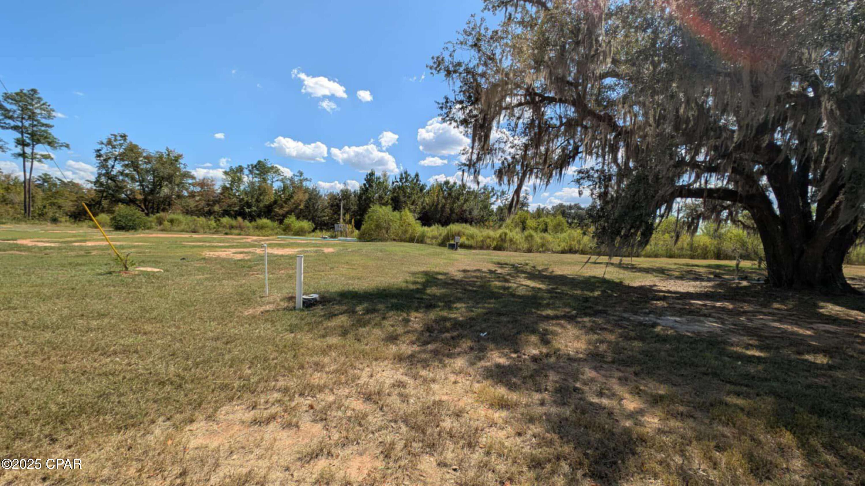 Listing photo id 26 for 2046 Florida 71