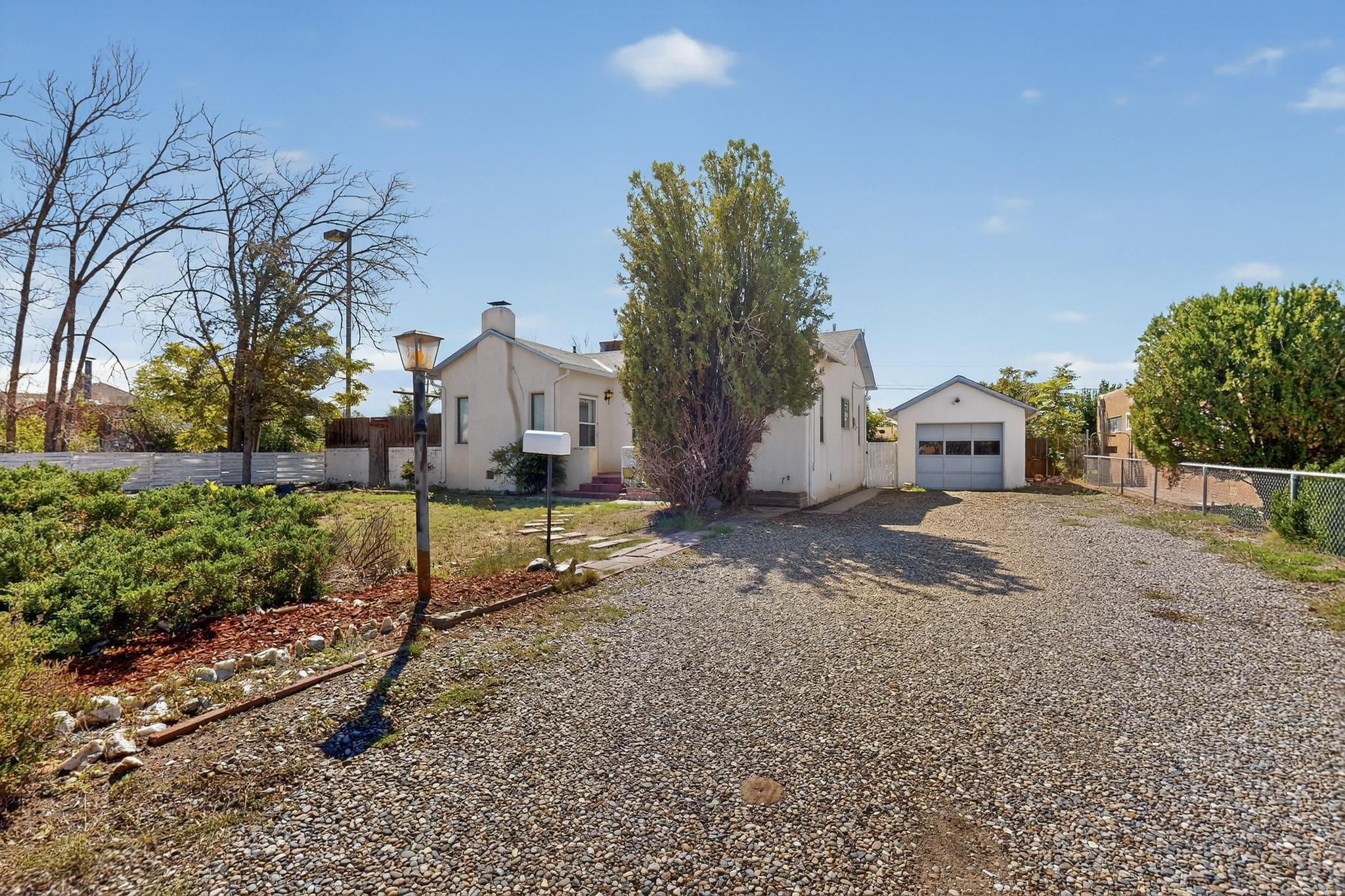 426 DOUGLAS MACARTHUR Road NW 