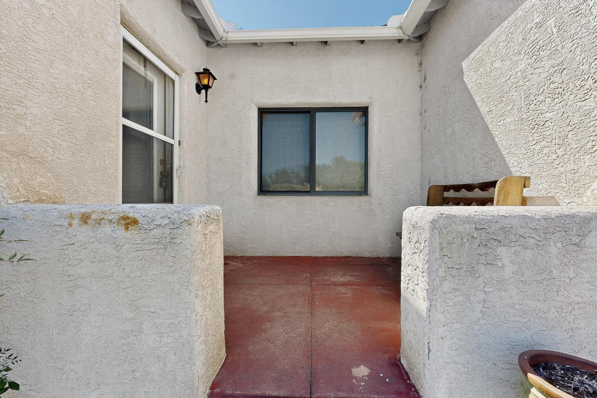 426 DOUGLAS MACARTHUR Road NW 