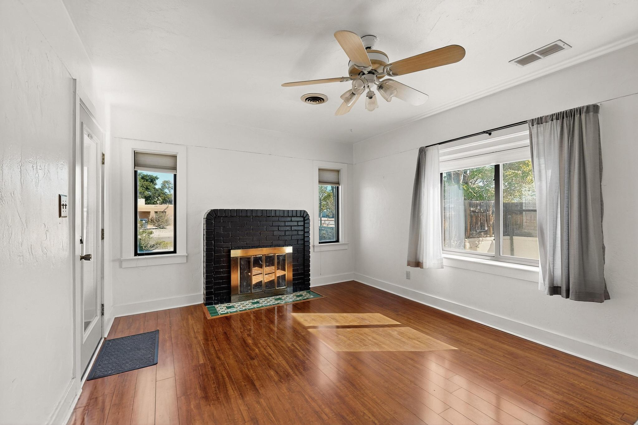 426 DOUGLAS MACARTHUR Road NW 