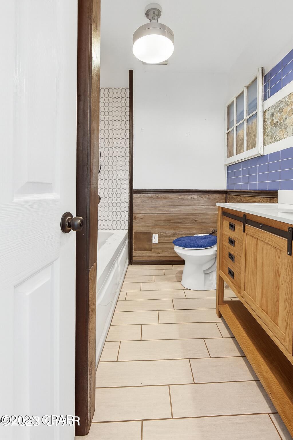 Image 8 For 816 Transmitter Road