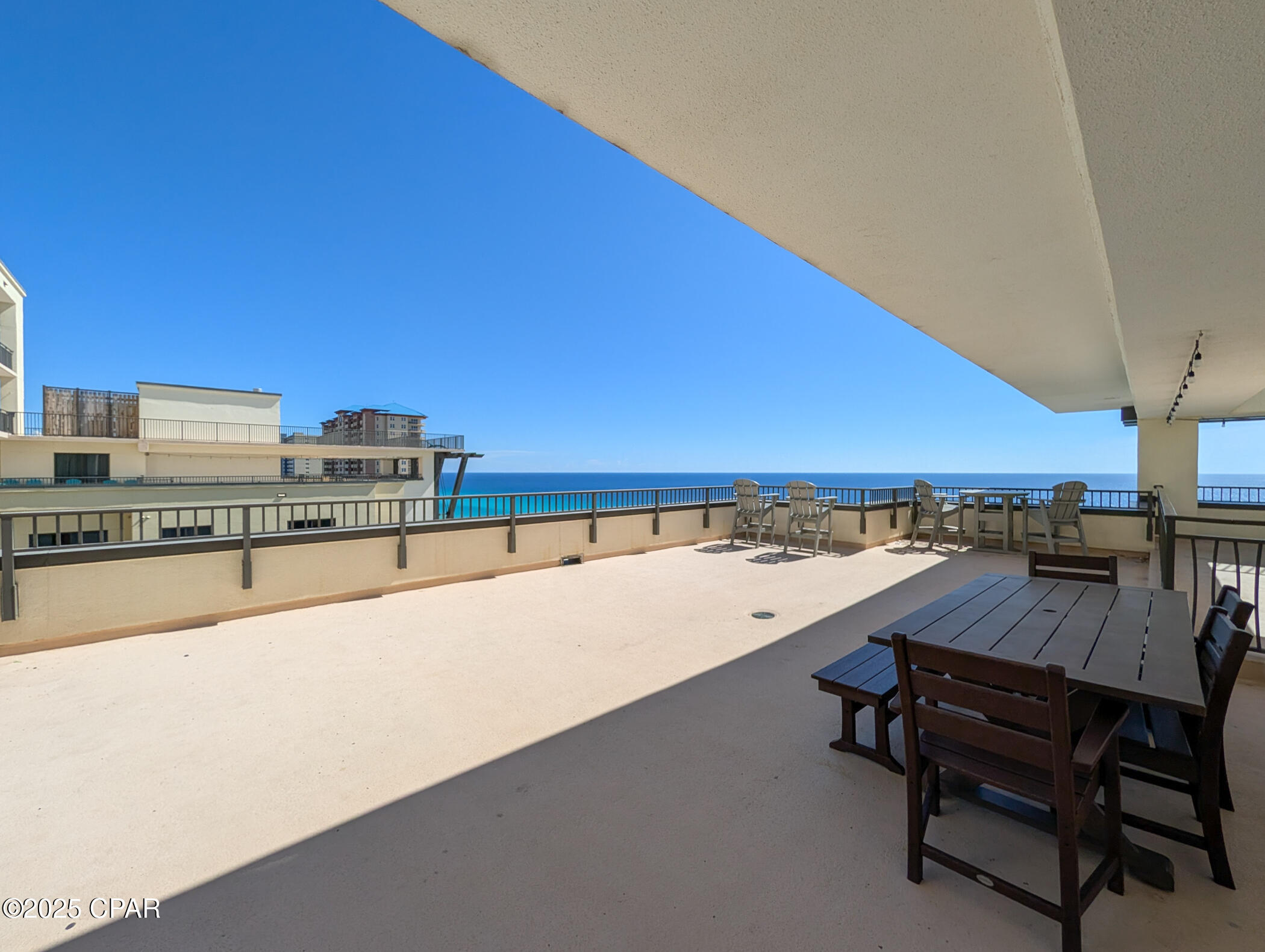 C9 Pejuuicdbyaeswb_6f37gx_ezixhdx8_imlwzmwy