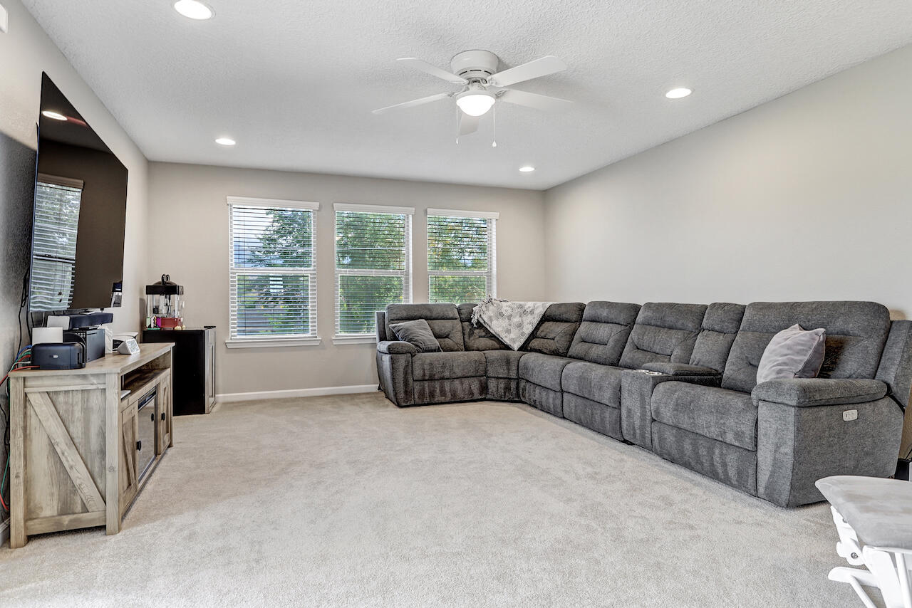 8704 La Pradera Way NE 