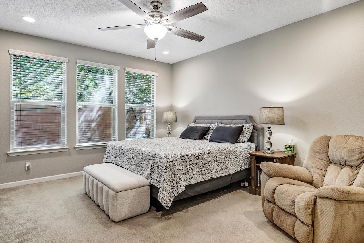 8704 La Pradera Way NE 