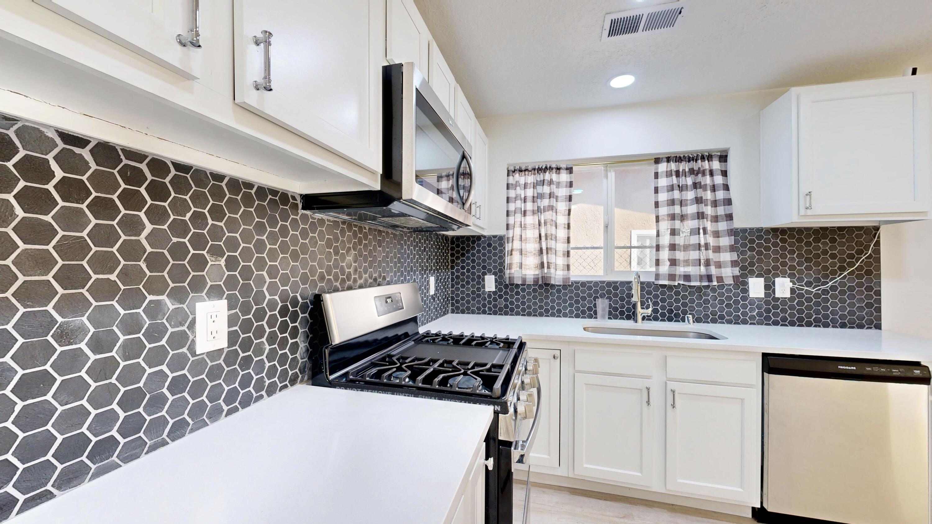 2600 Elwood Place NE 