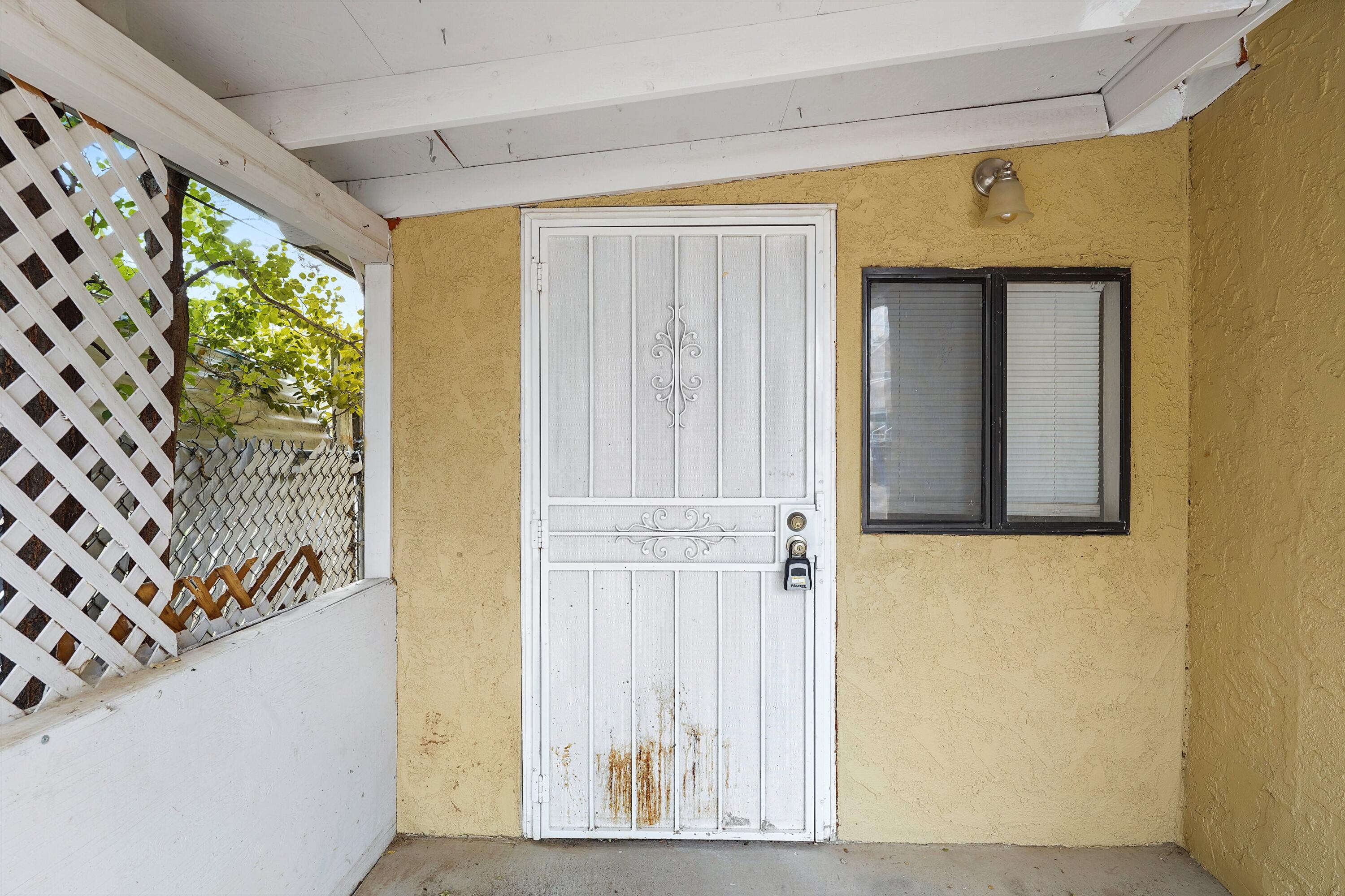 1011 EDITH Boulevard NE A-D 