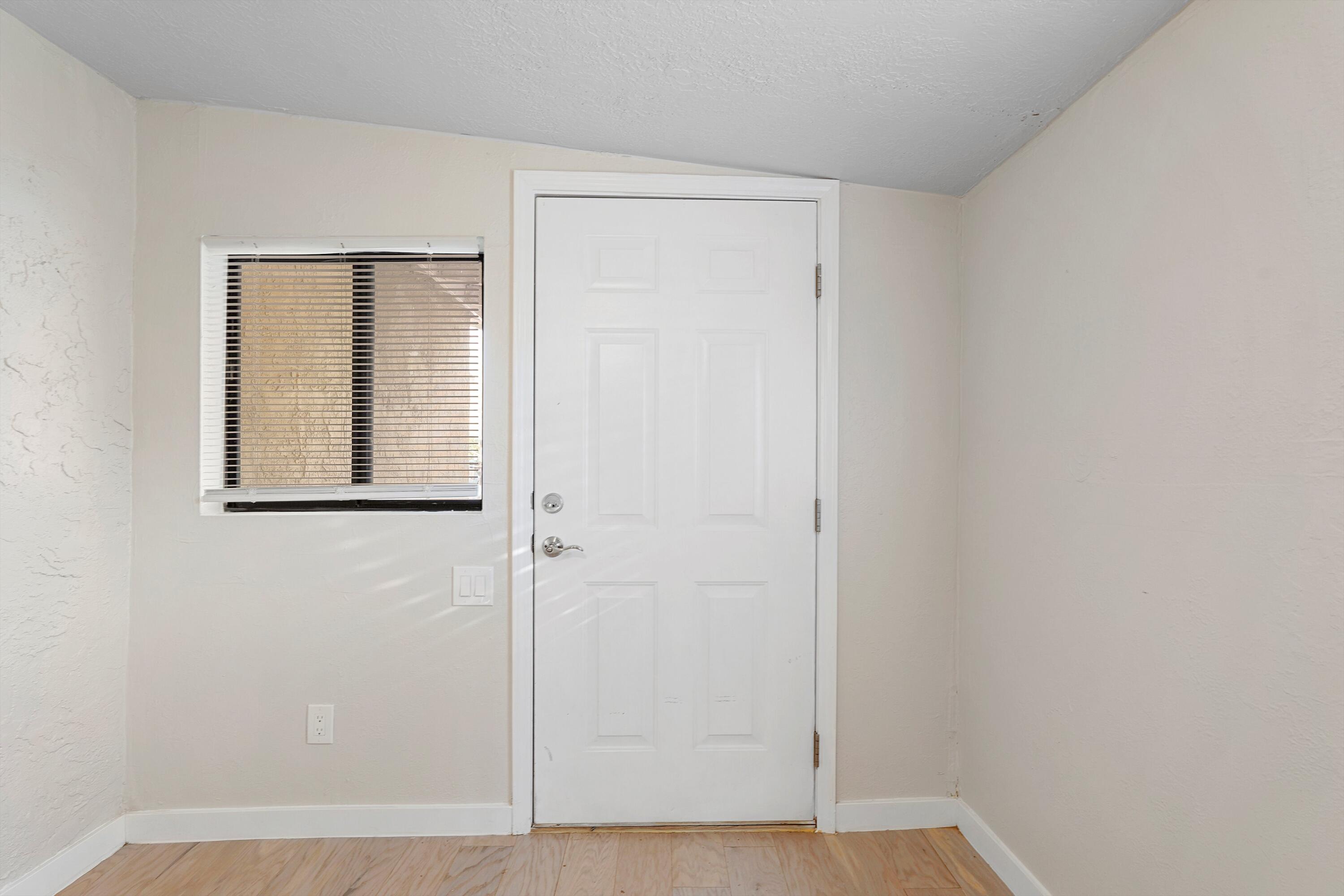 1011 EDITH Boulevard NE A-D 