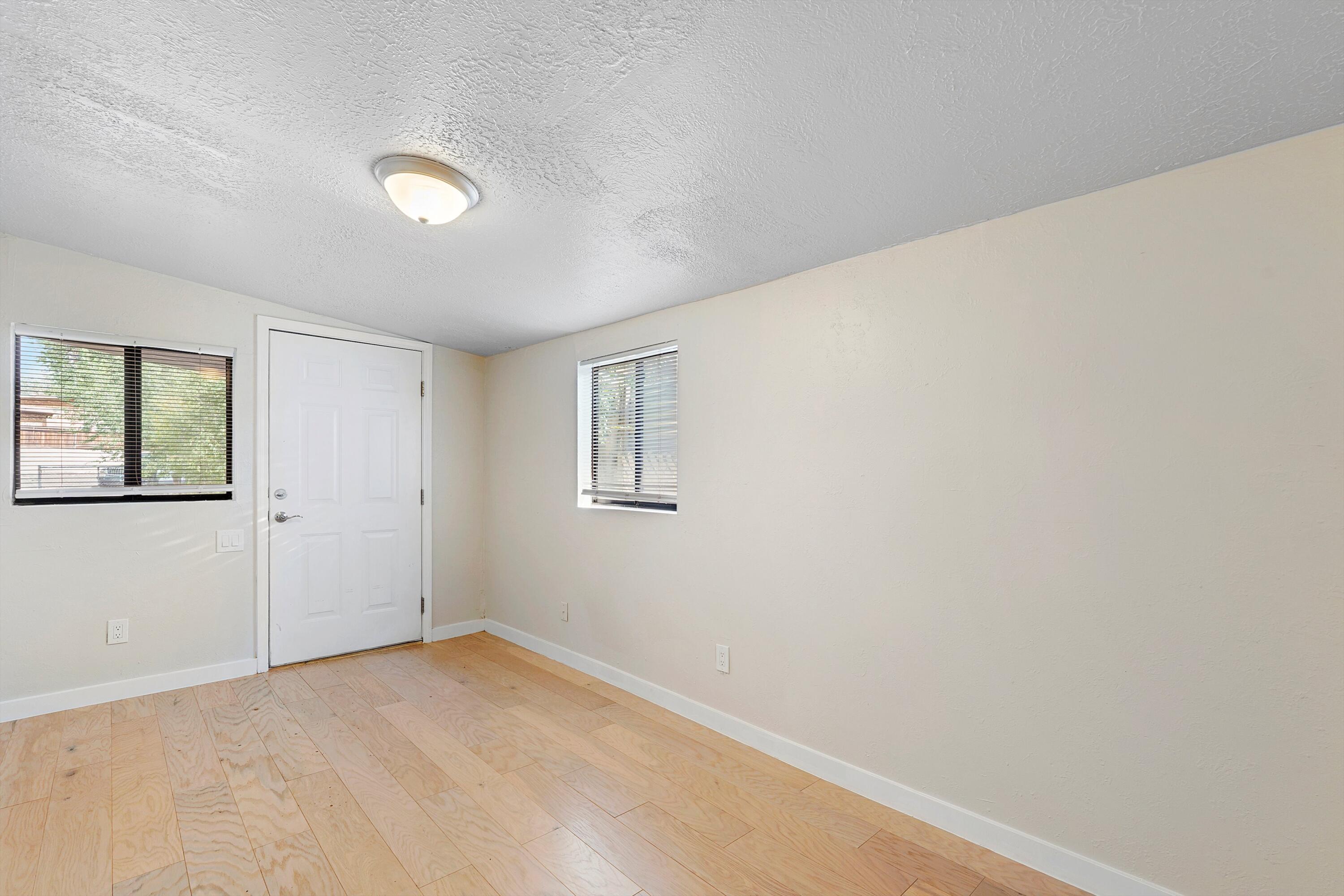 1011 EDITH Boulevard NE A-D 