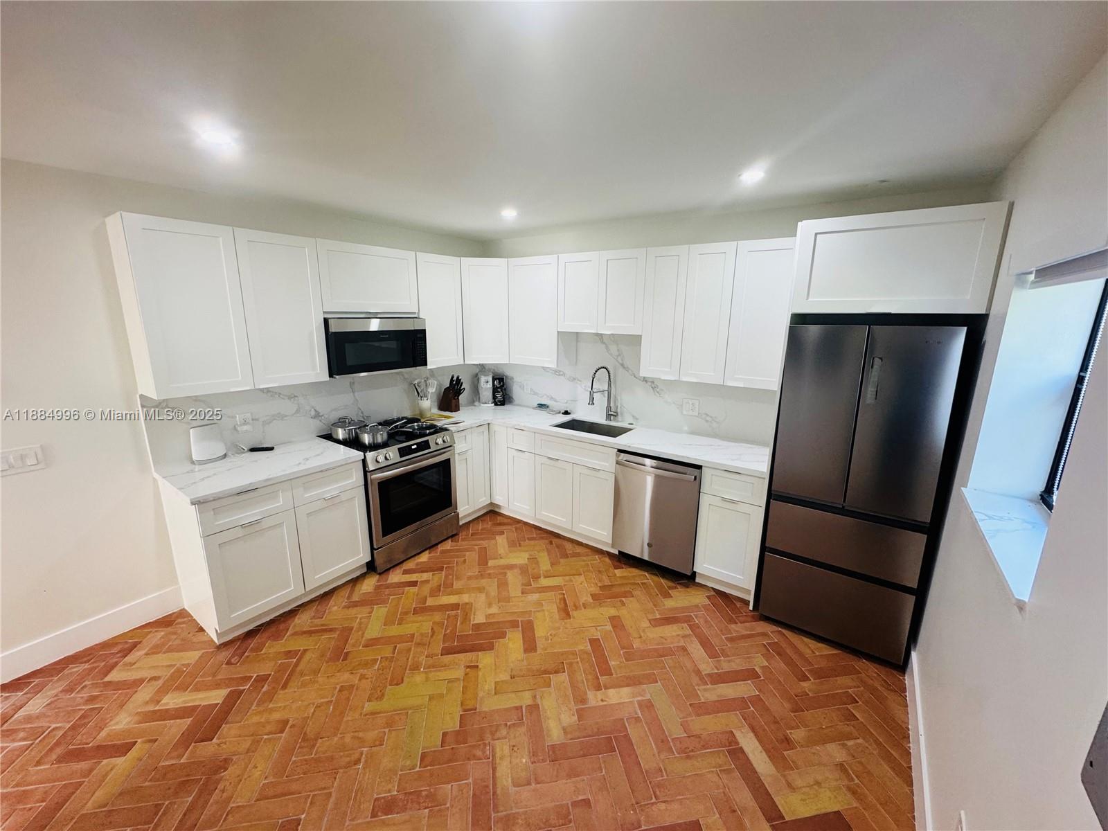 Property photo # 6